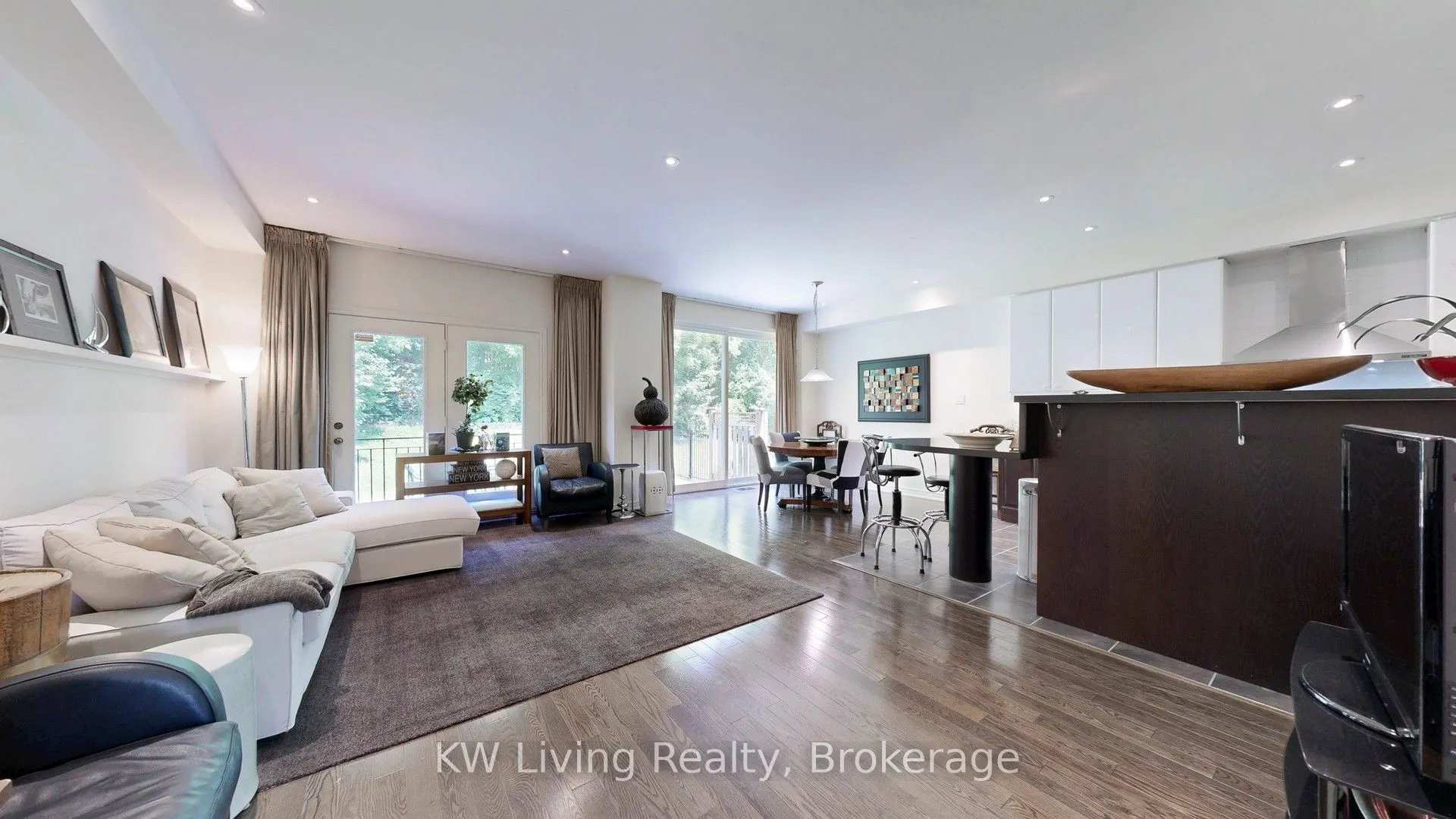 16 Carriage House Court