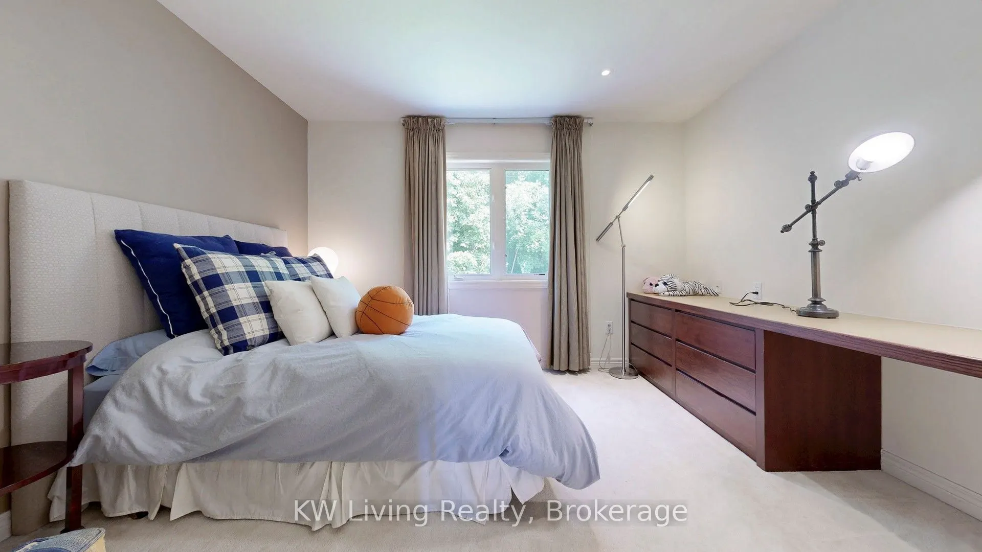 16 Carriage House Court