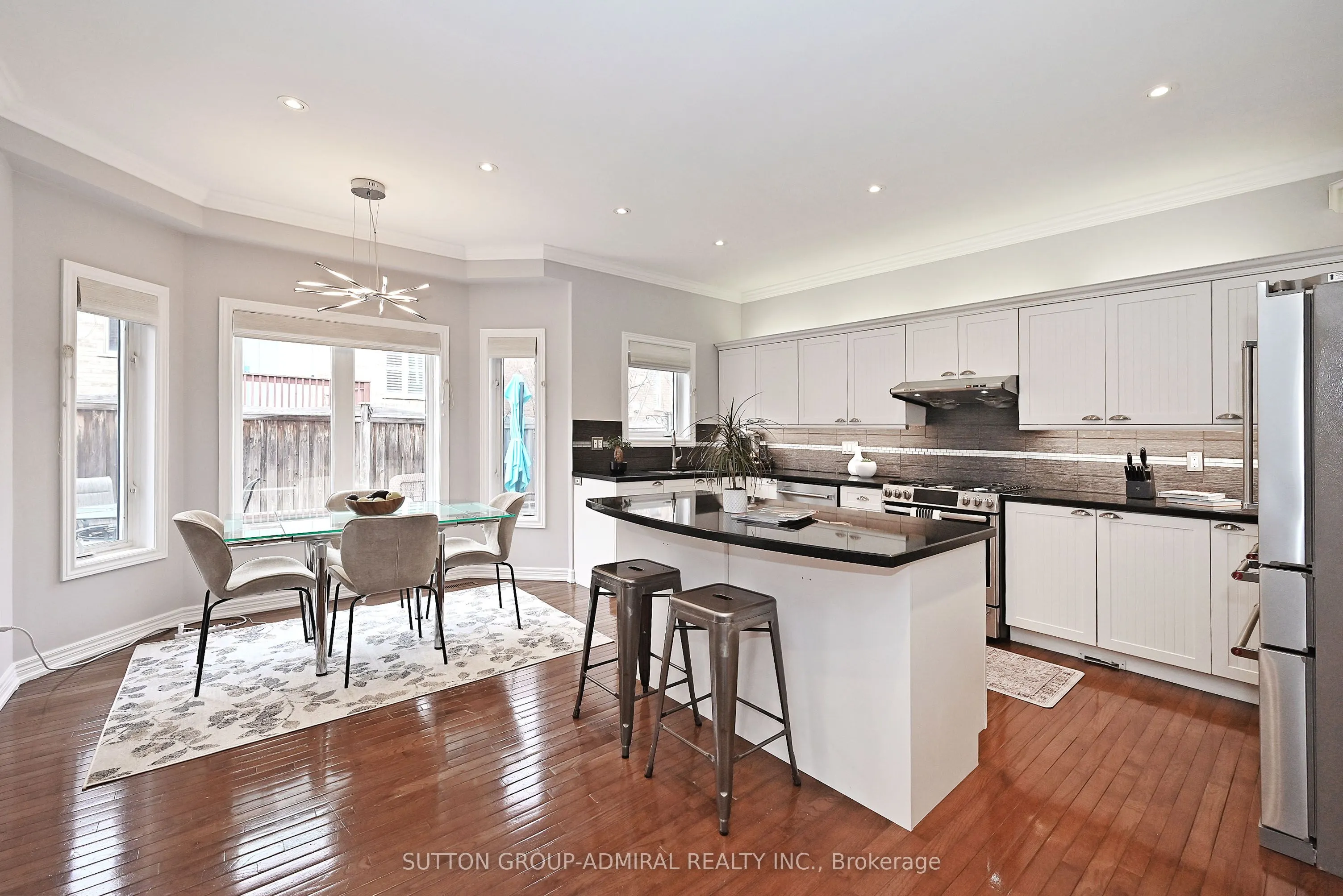 32 Seabreeze Avenue