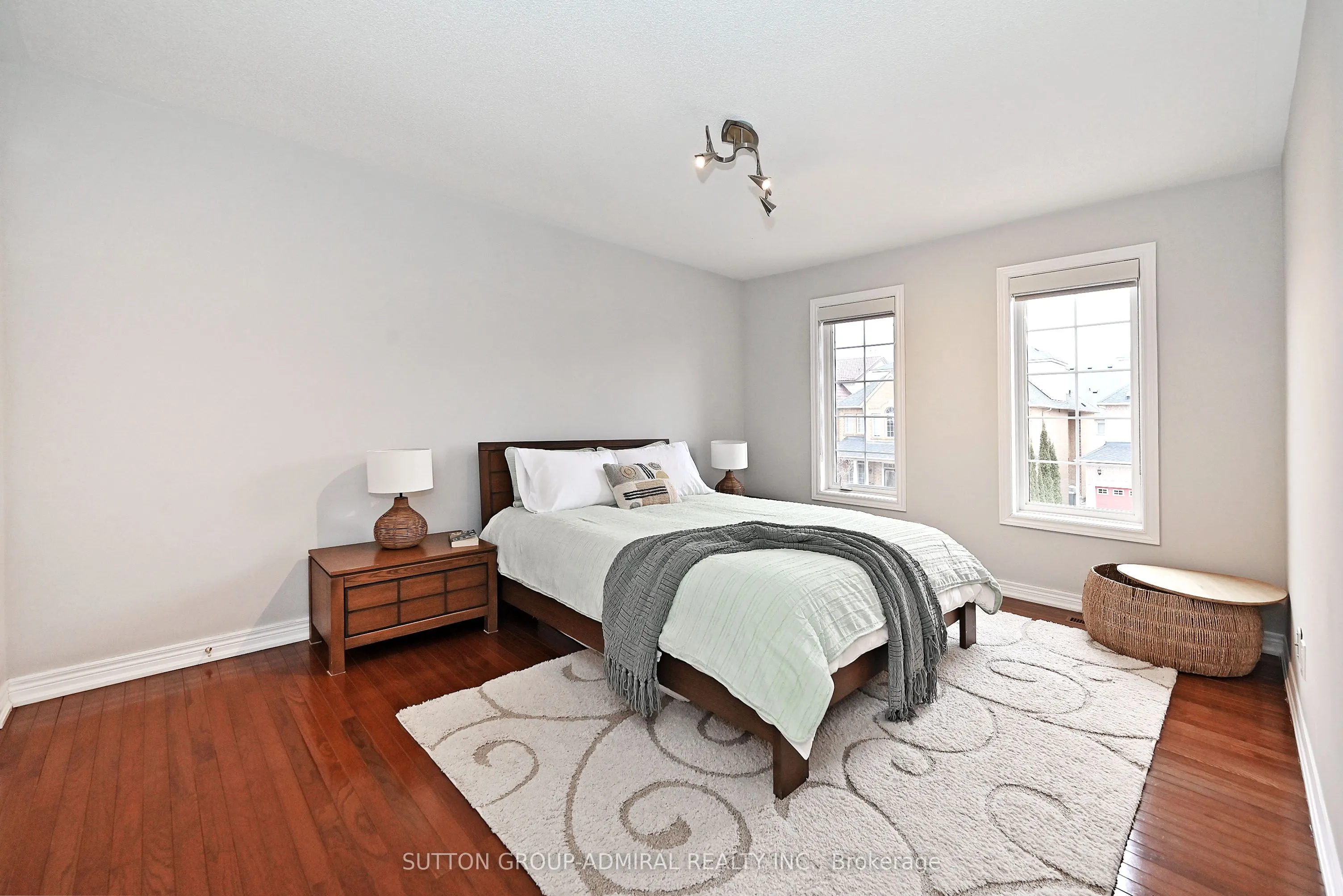 32 Seabreeze Avenue