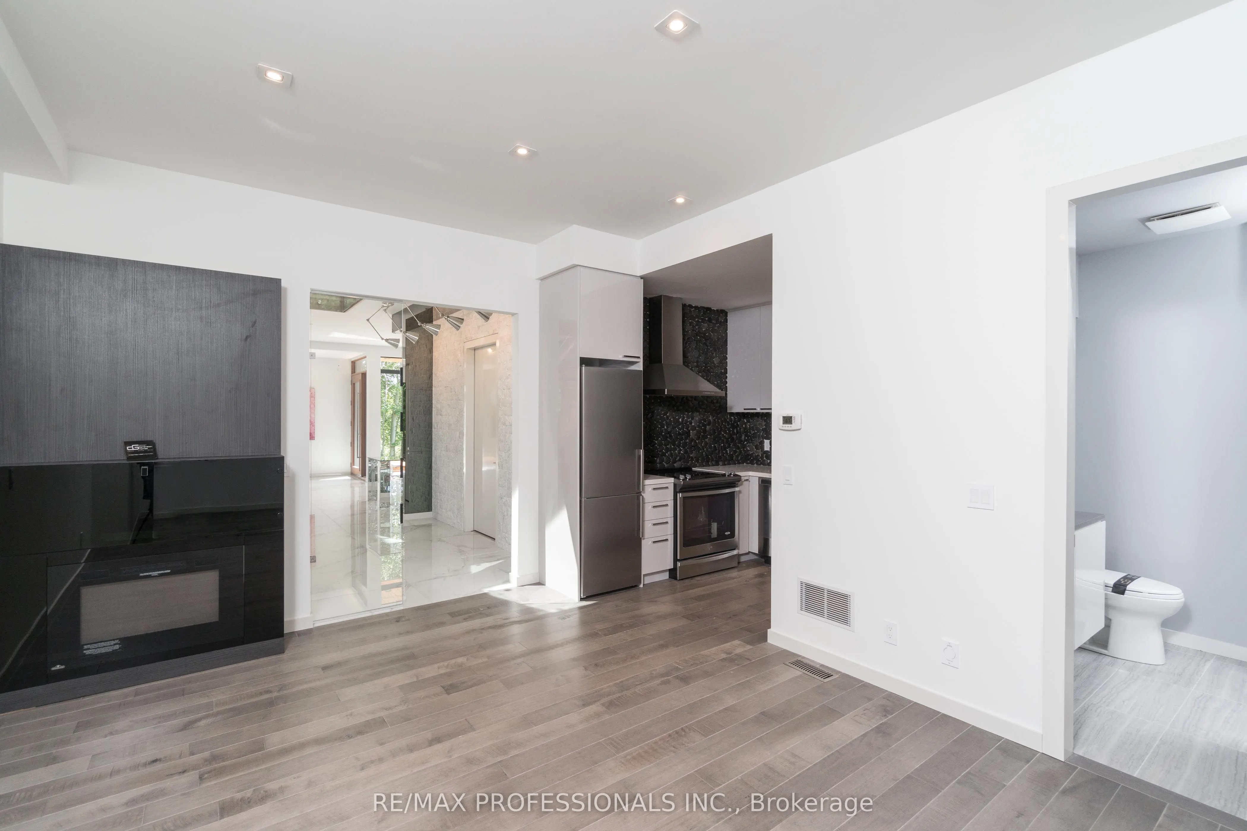 4599 Langstaff Road
