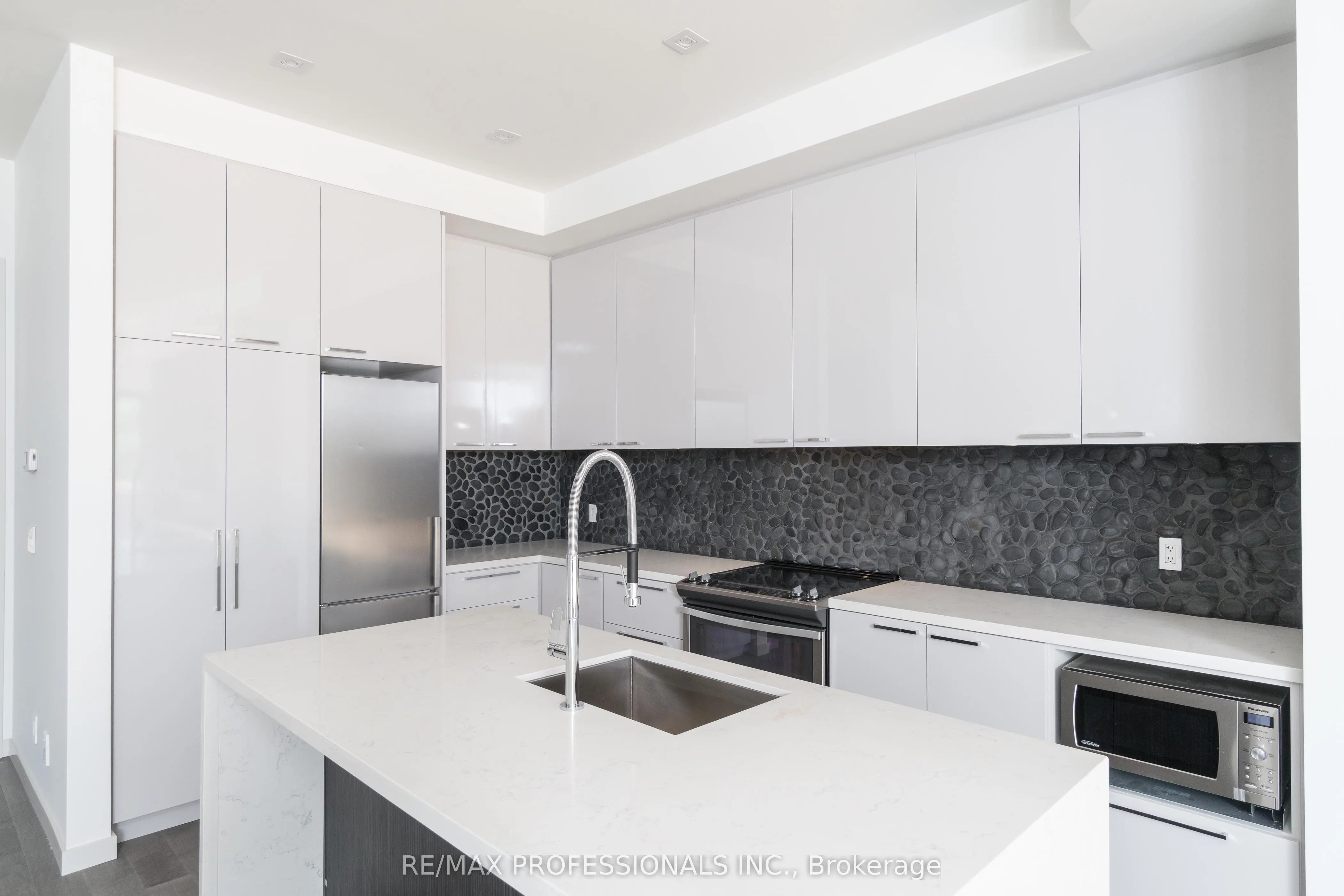 4599 Langstaff Road