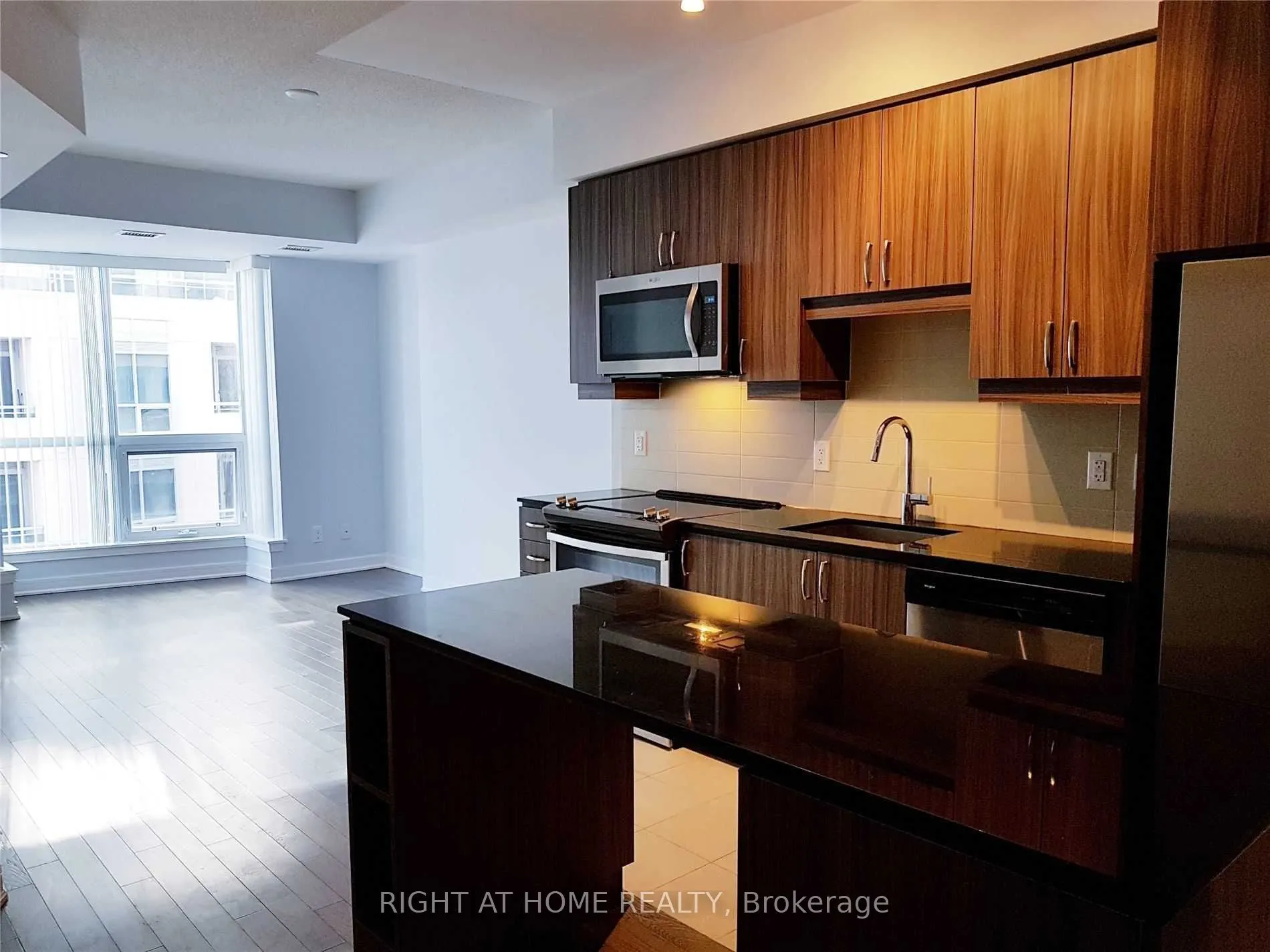 9191 Yonge Street, #Sw#608