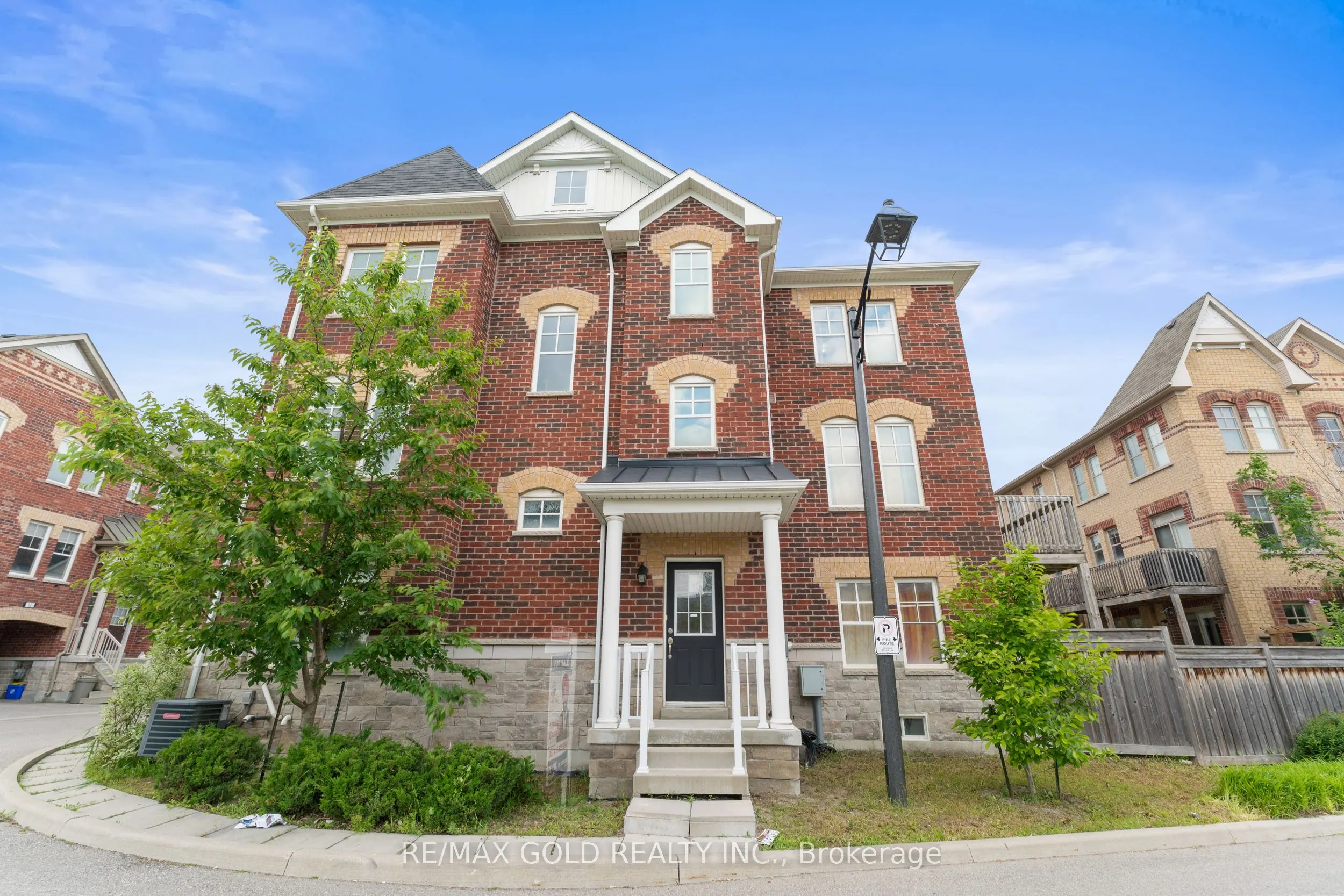 10 Porter Avenue W, #25