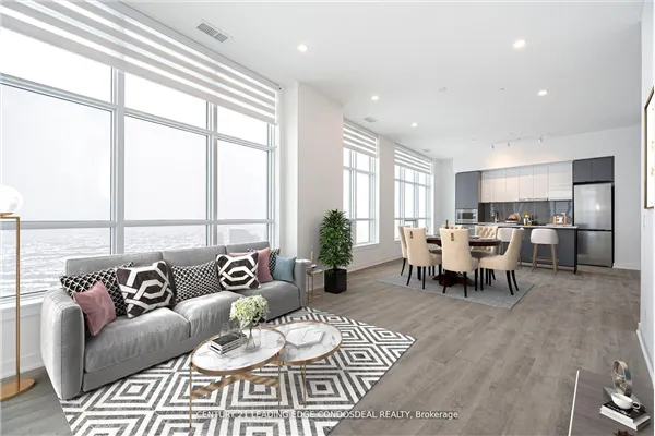 30 Upper Mall Way