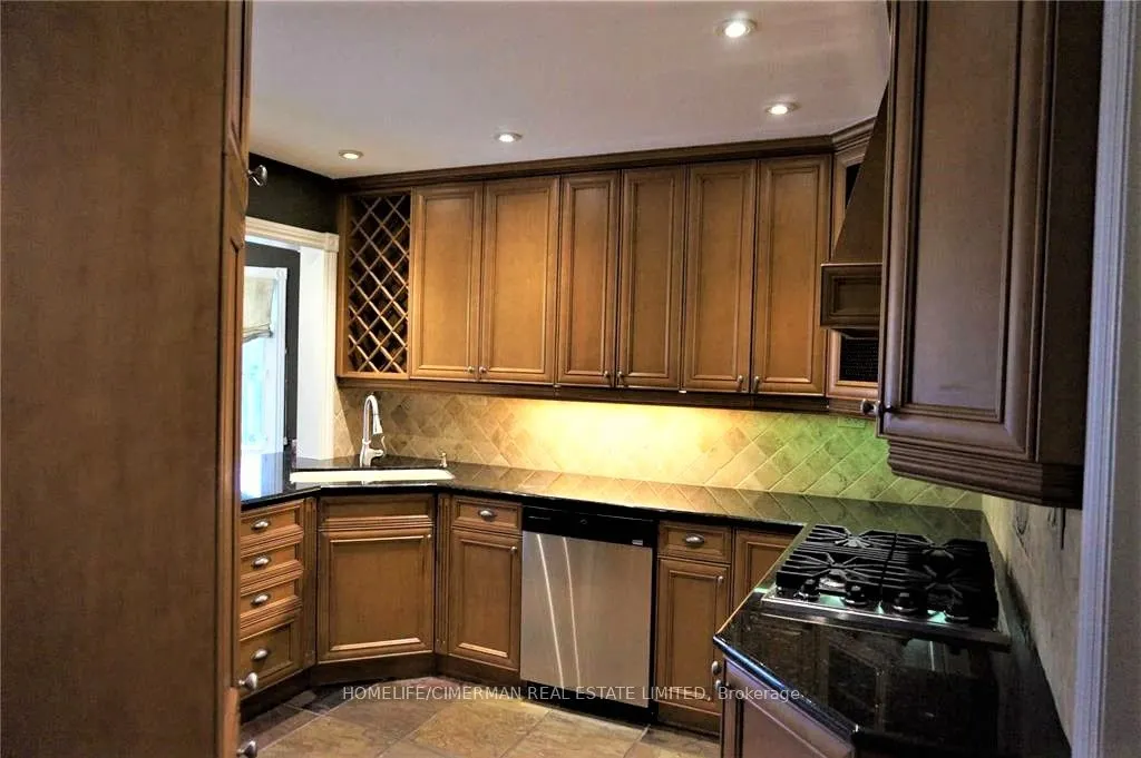 42 Lensmith Drive, #UPPER