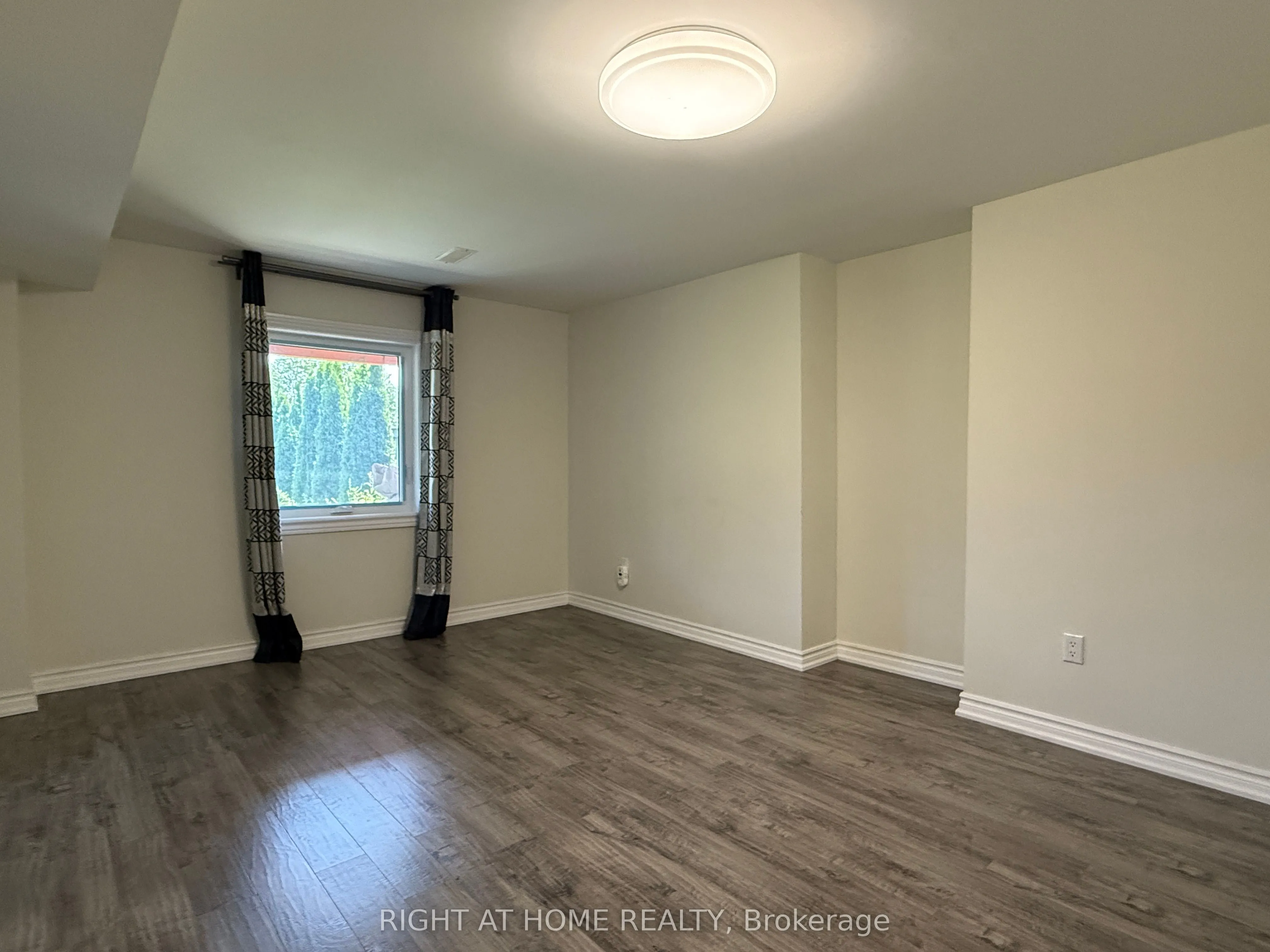 19 Grovepark Street, #Basement