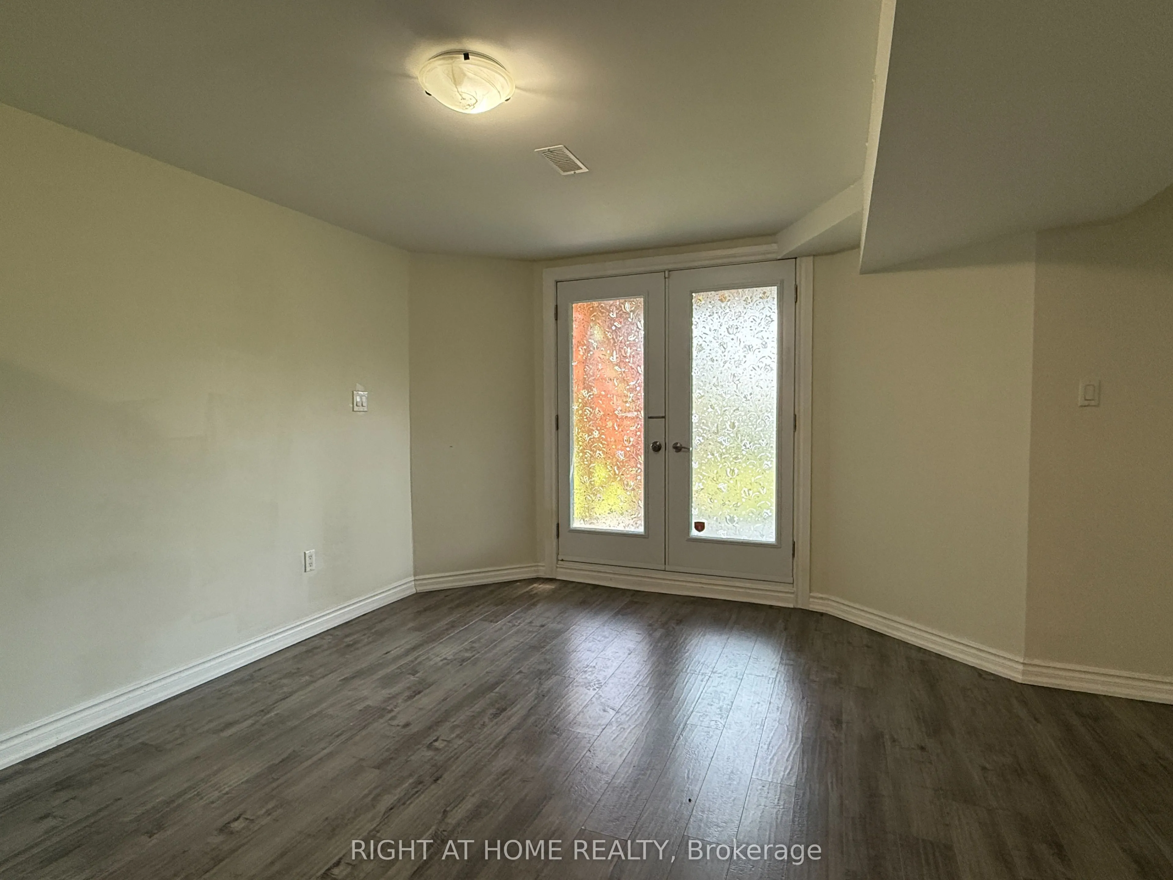 19 Grovepark Street, #Basement