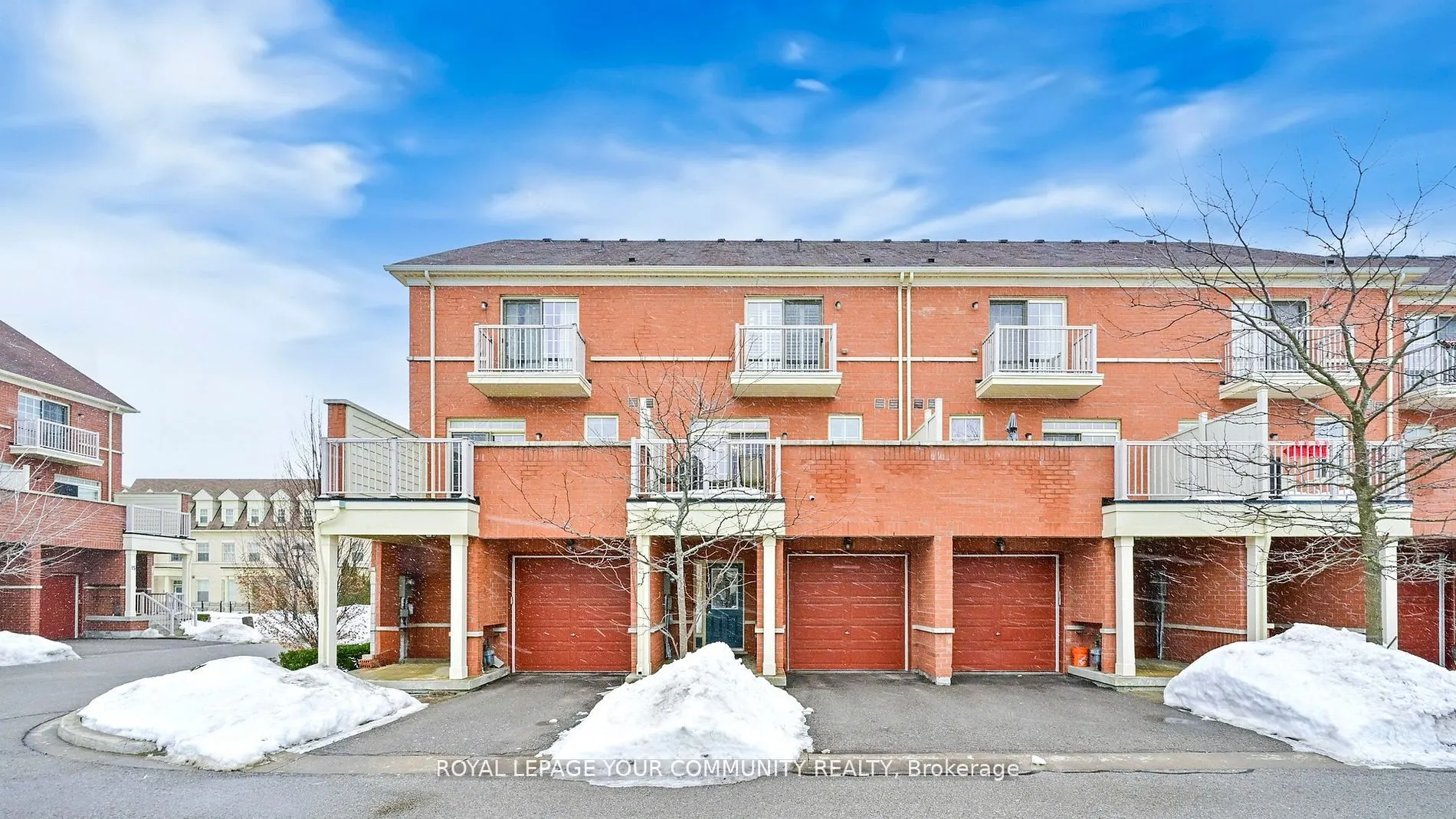 52 Donald Butteress Boulevard W