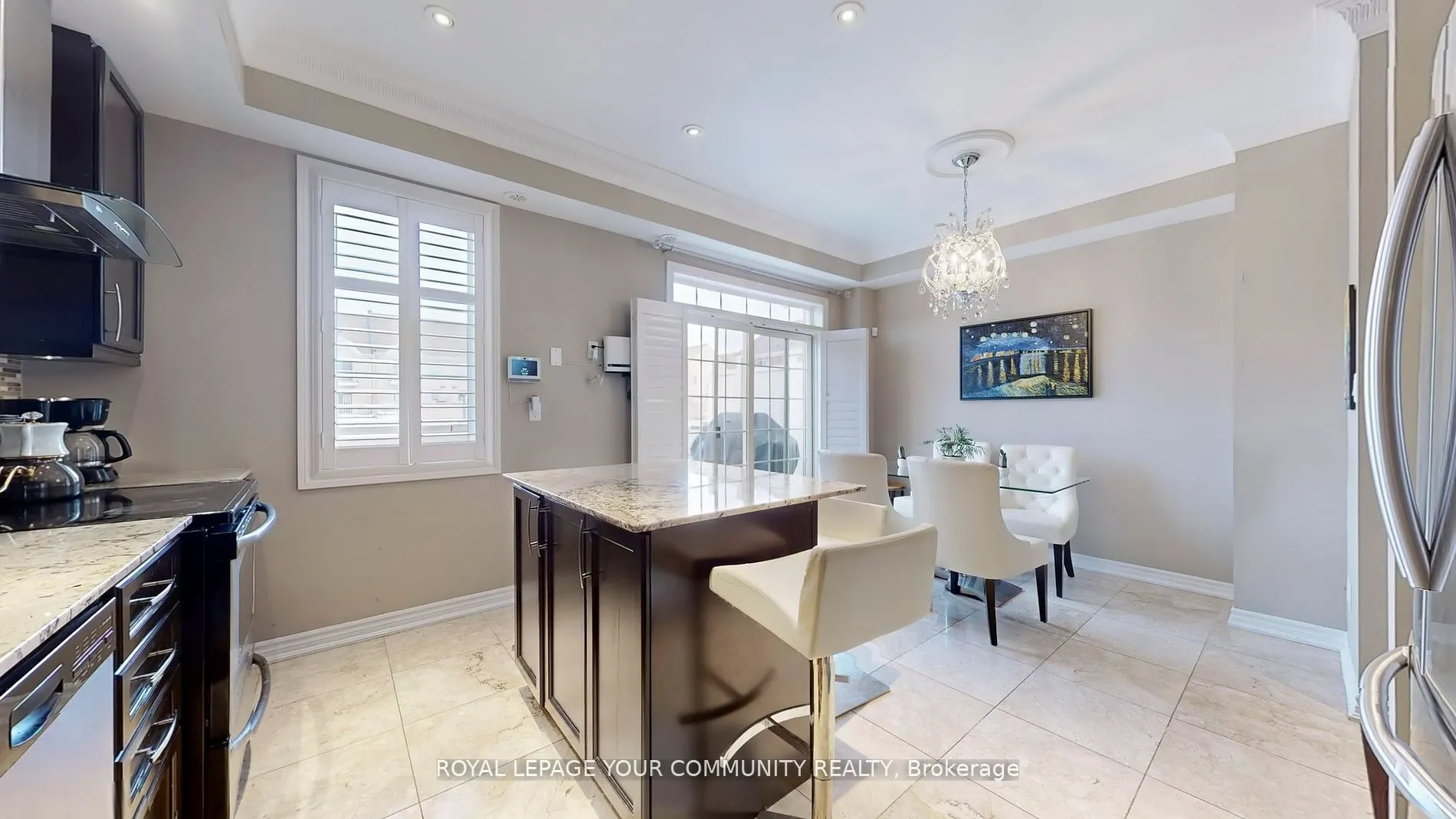 52 Donald Butteress Boulevard W