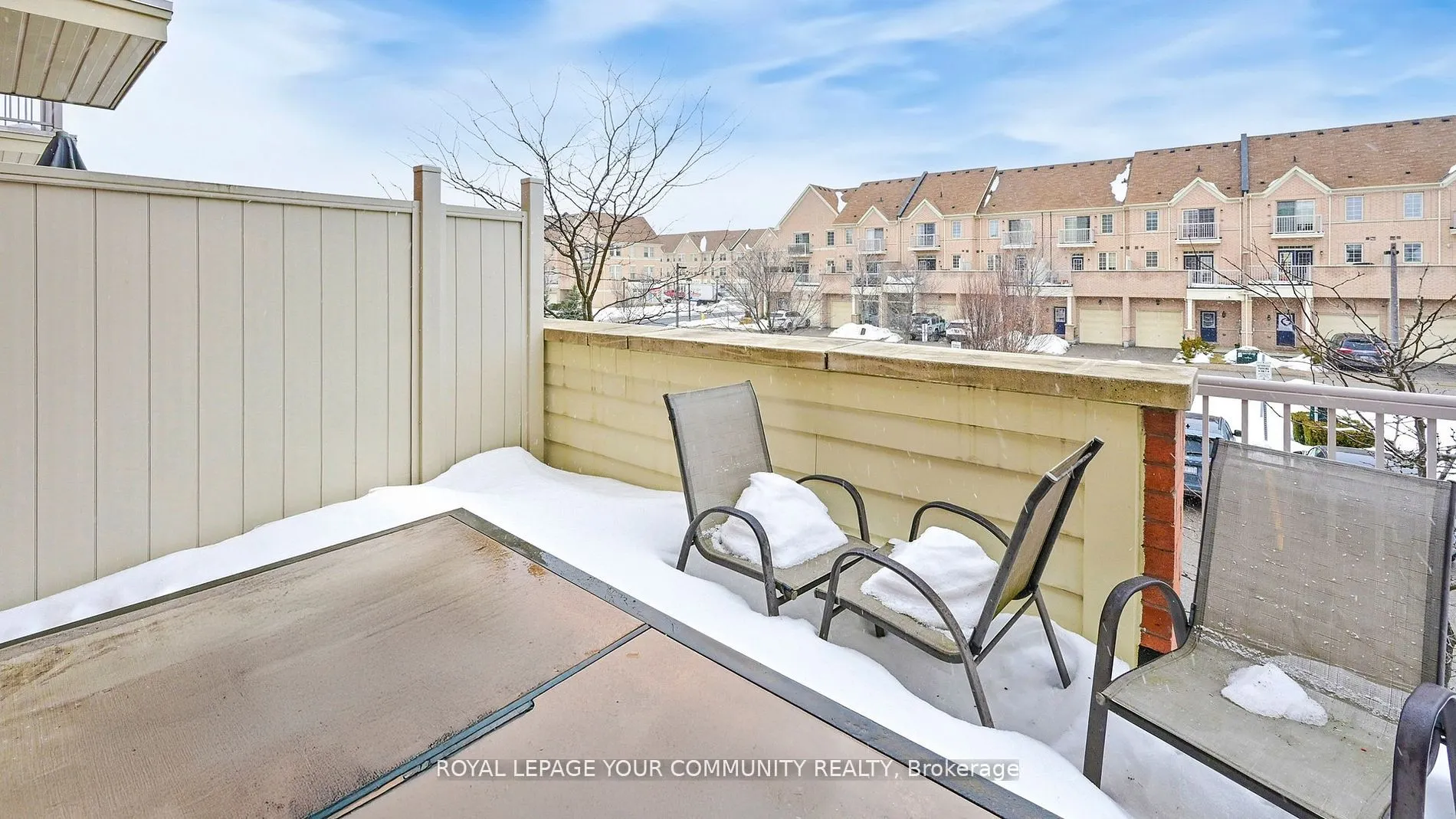 52 Donald Butteress Boulevard W