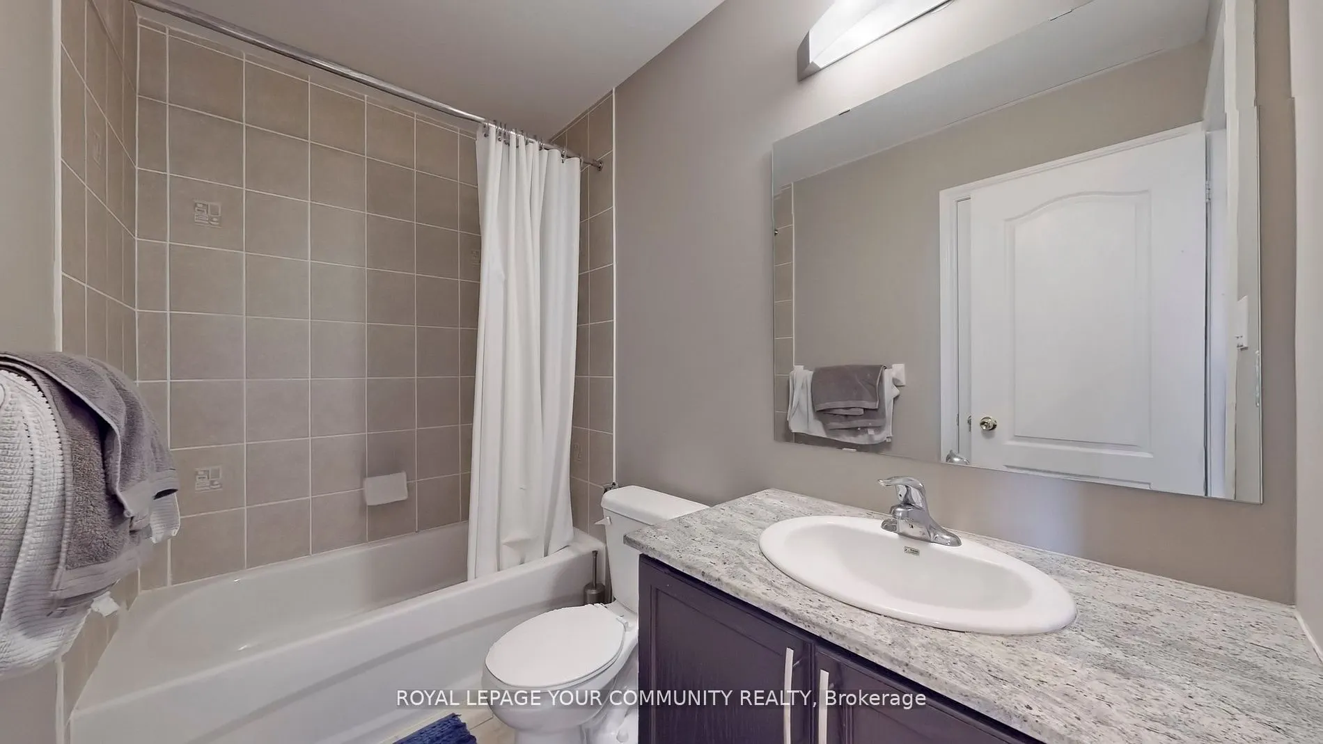 52 Donald Butteress Boulevard W
