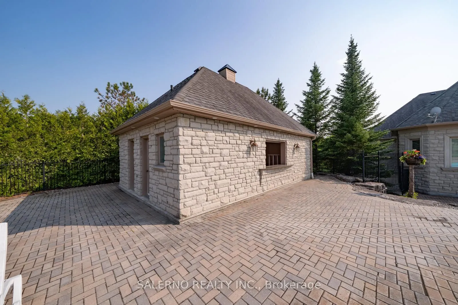 22 Riverstone Court