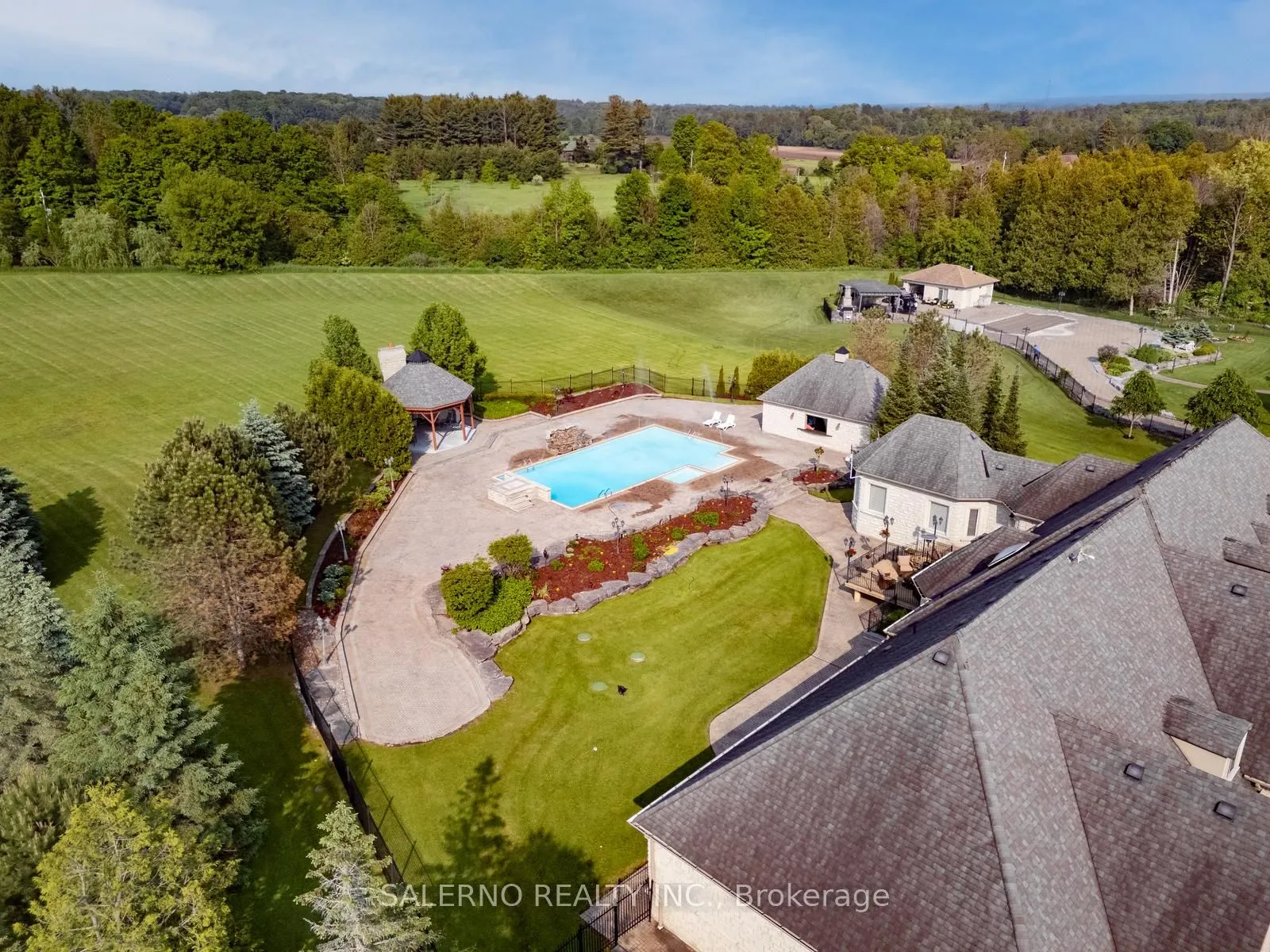 22 Riverstone Court