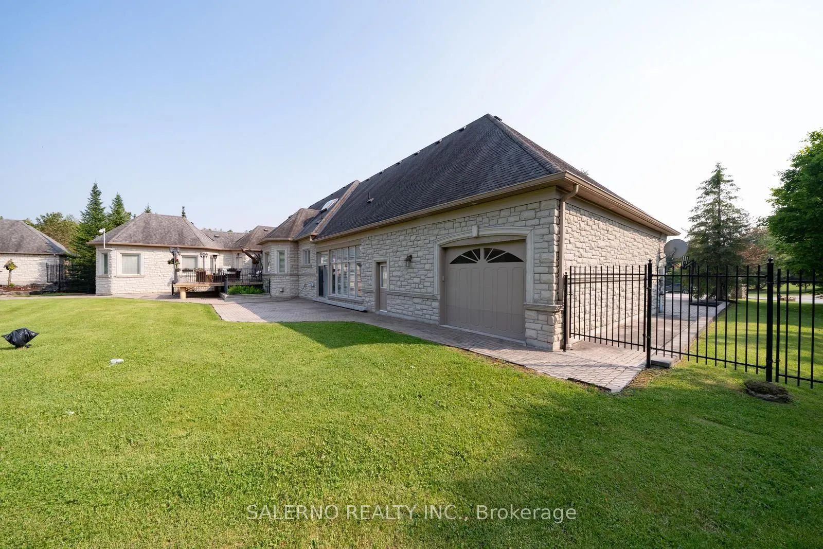 22 Riverstone Court