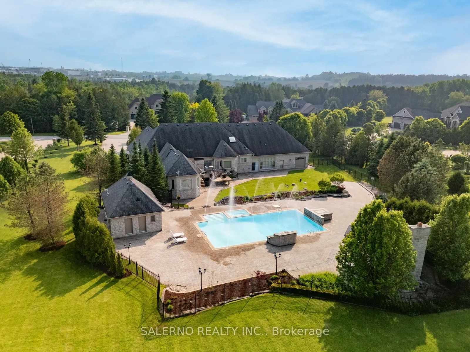 22 Riverstone Court