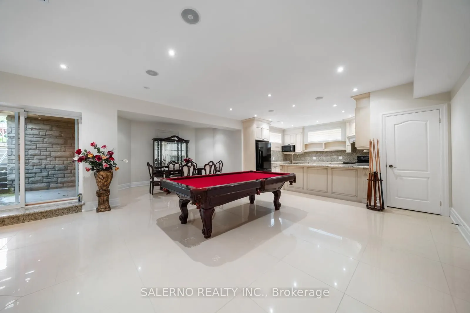 22 Riverstone Court