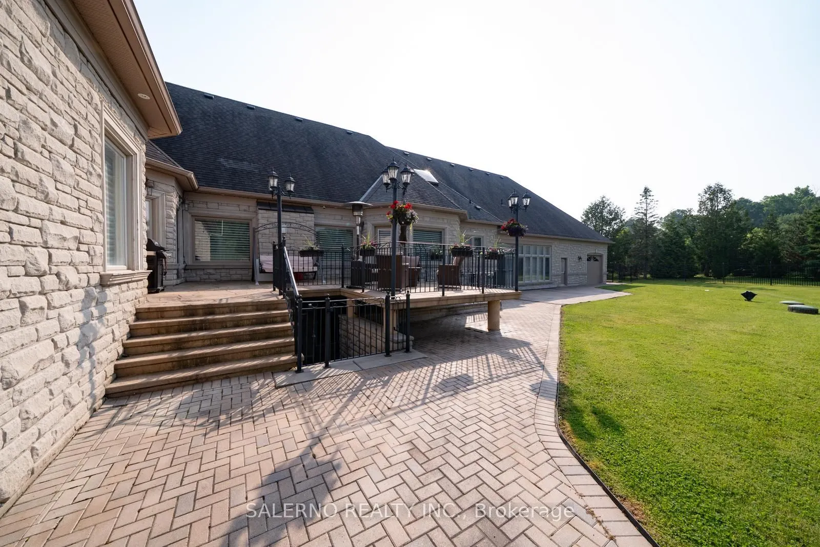 22 Riverstone Court
