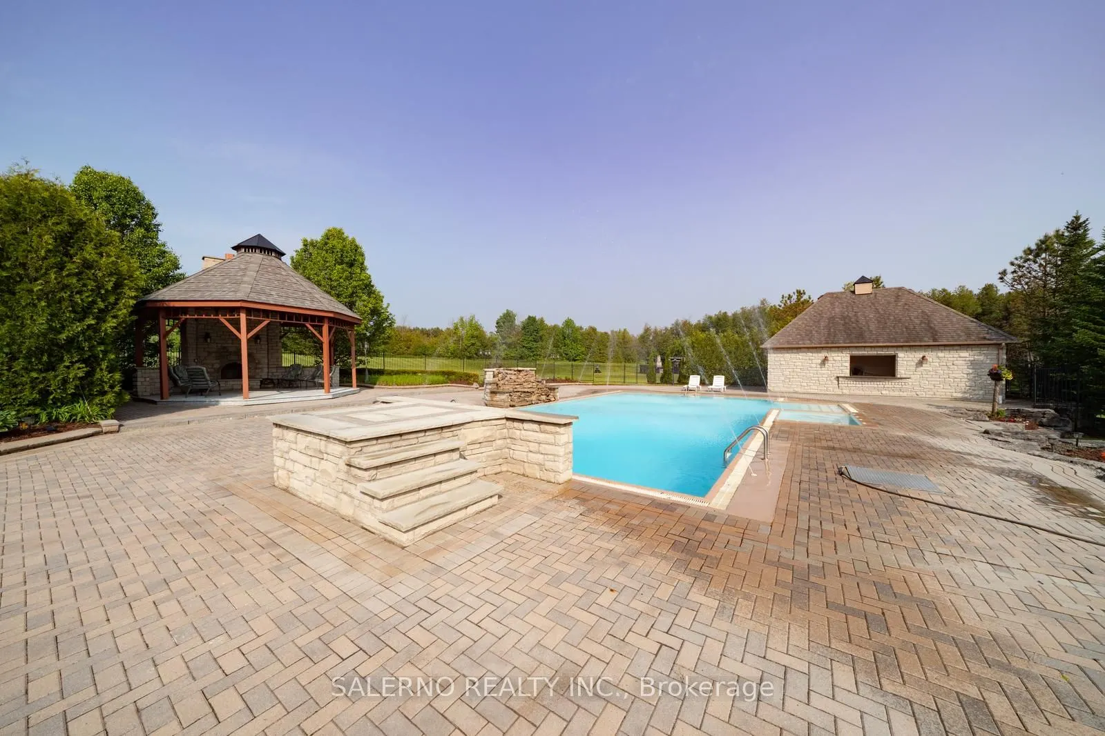 22 Riverstone Court