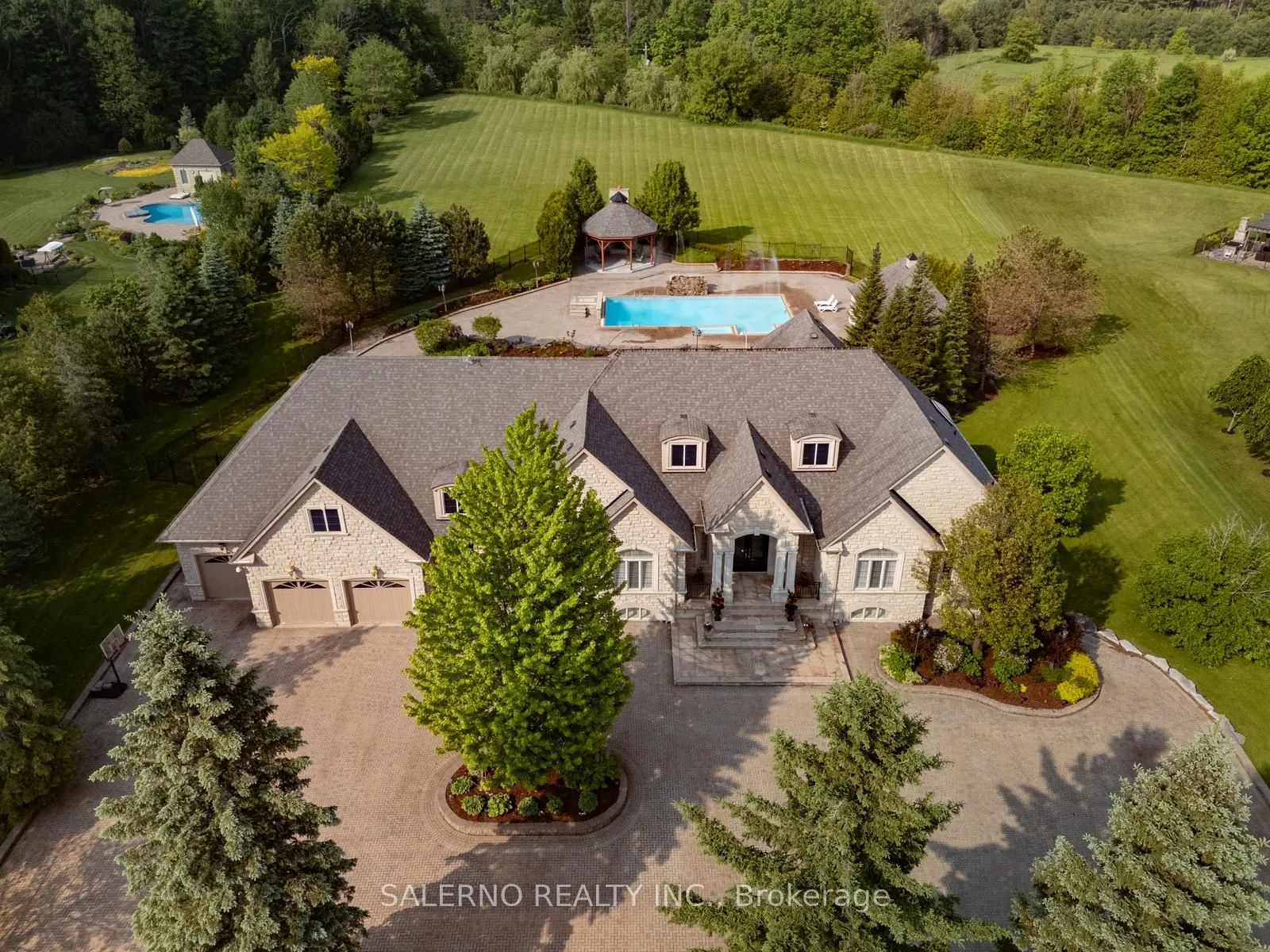 22 Riverstone Court