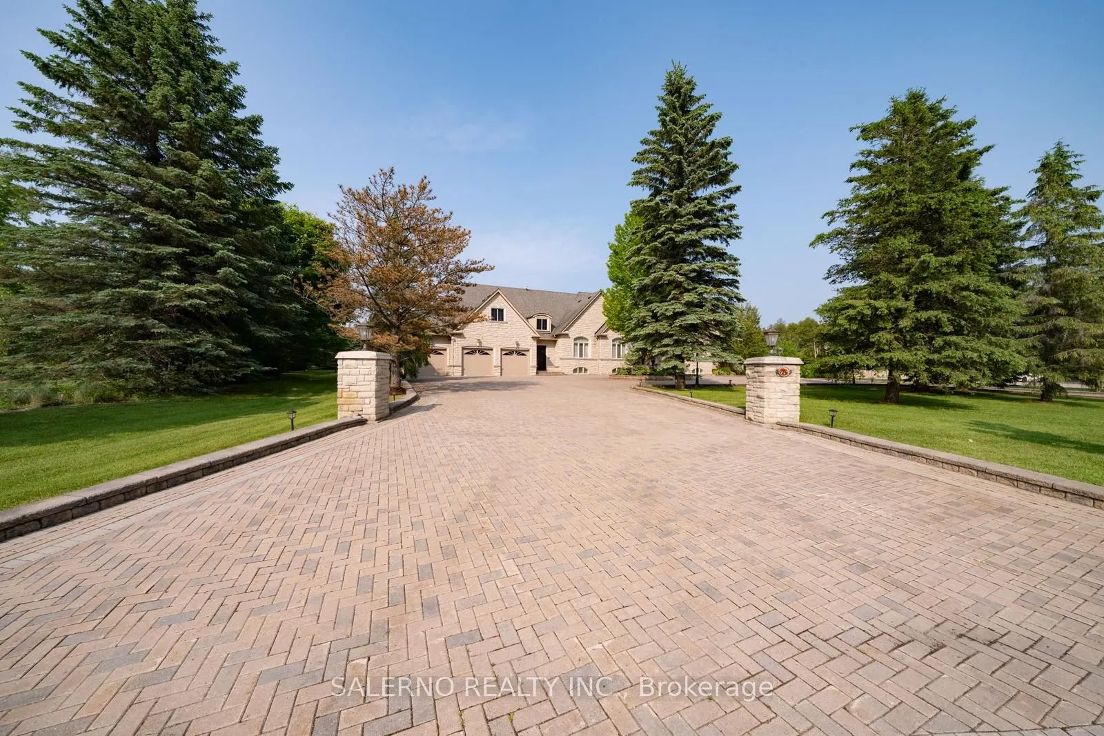 22 Riverstone Court
