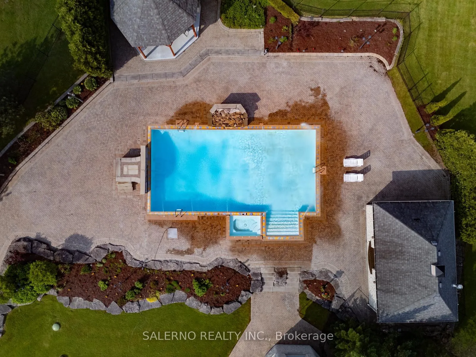 22 Riverstone Court
