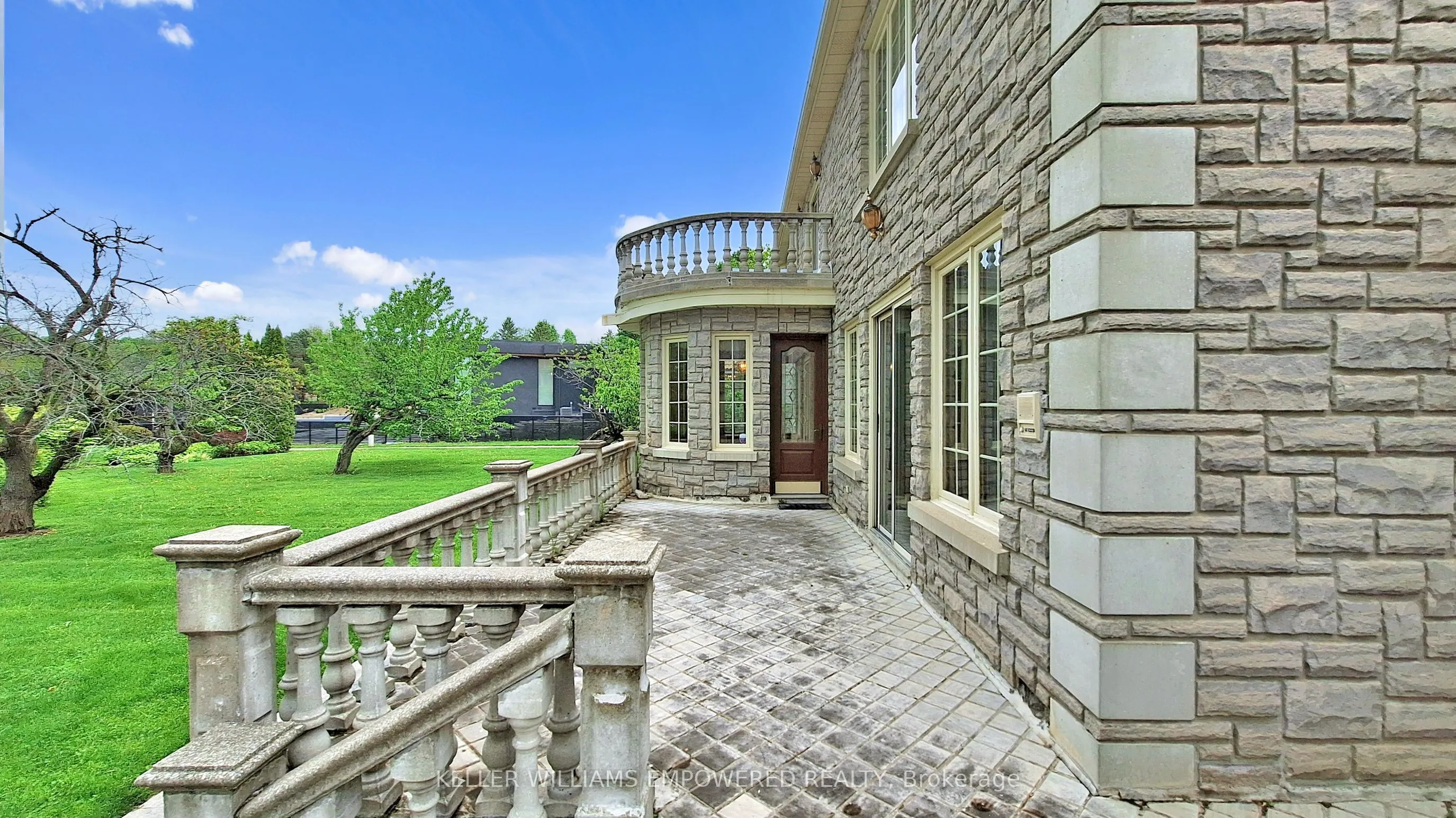 25 Quail Run Boulevard