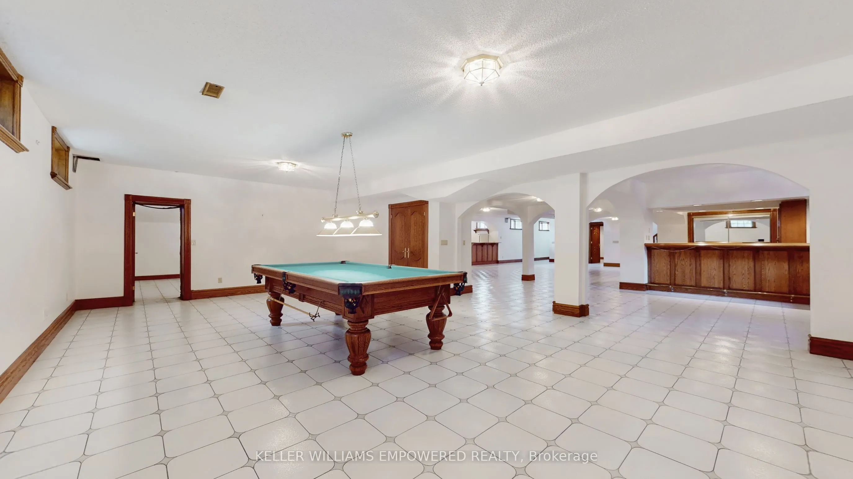 25 Quail Run Boulevard