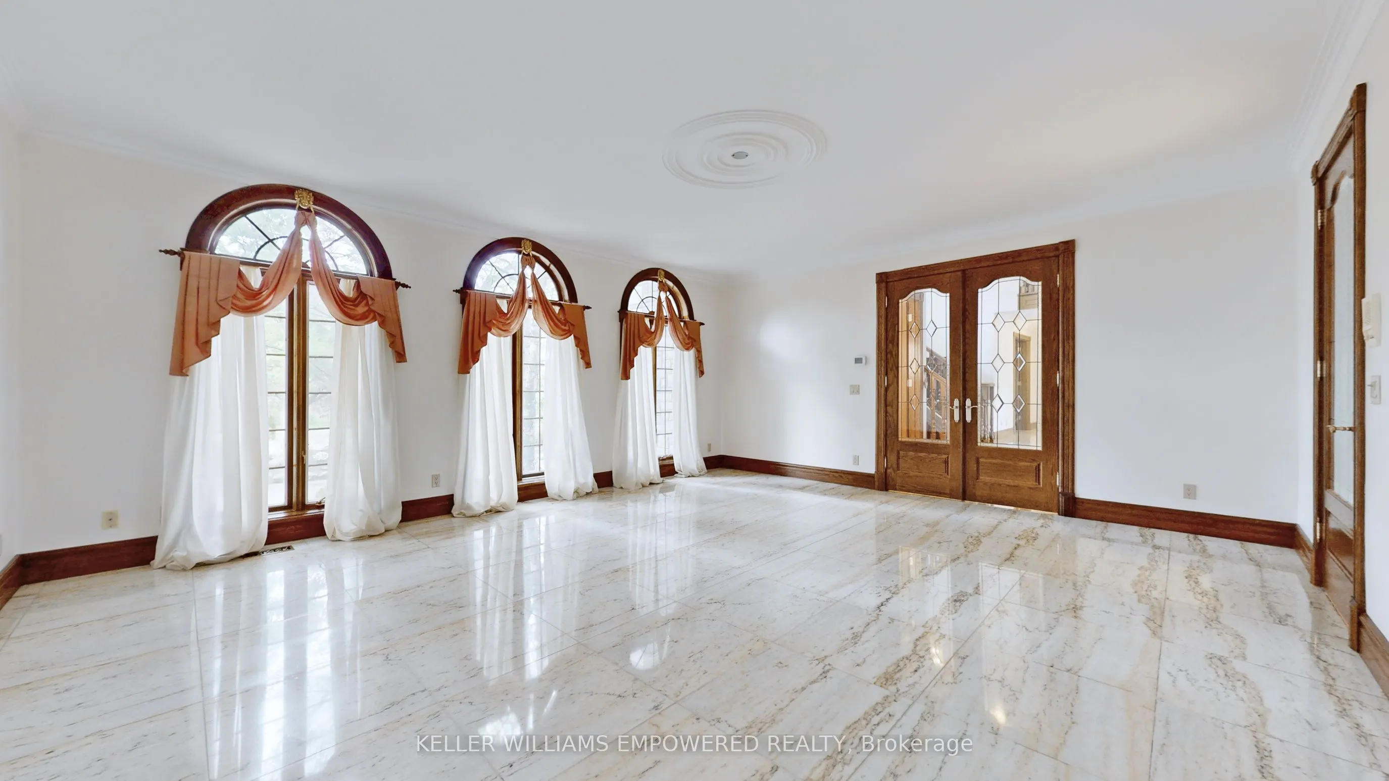 25 Quail Run Boulevard