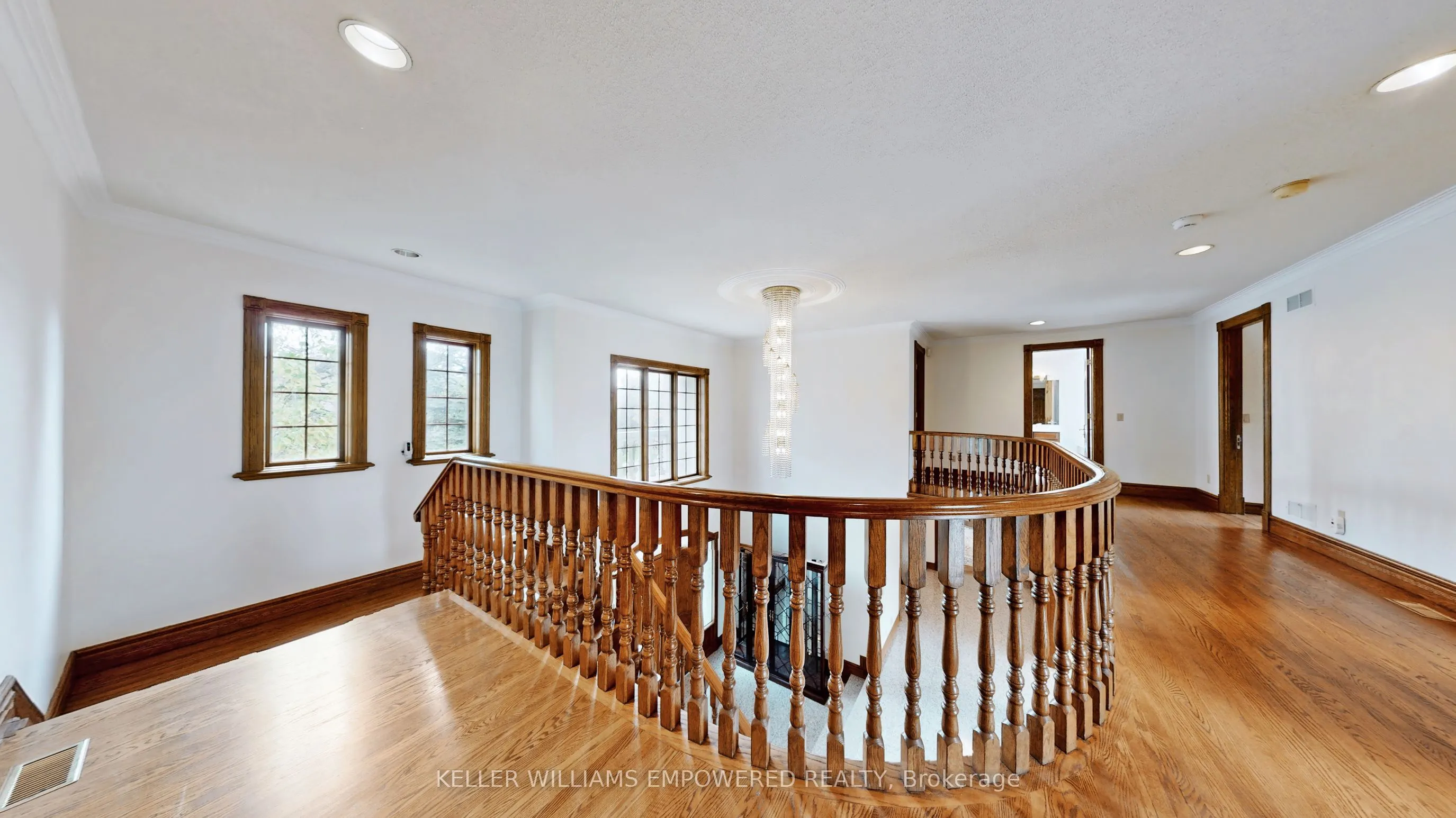 25 Quail Run Boulevard