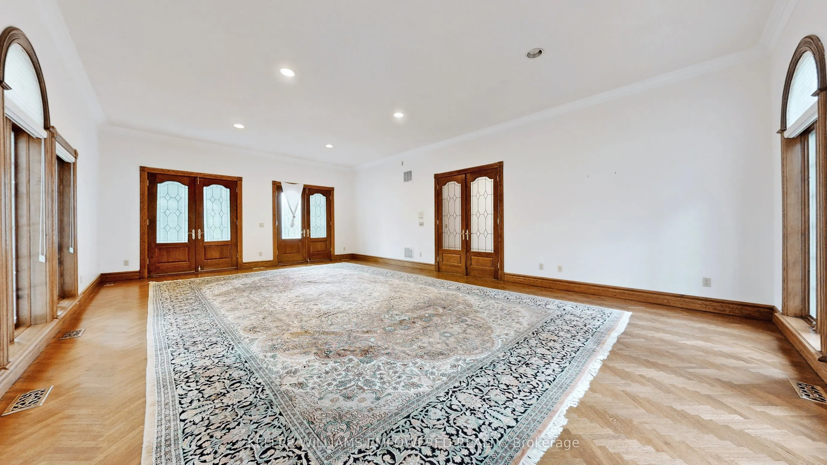 25 Quail Run Boulevard
