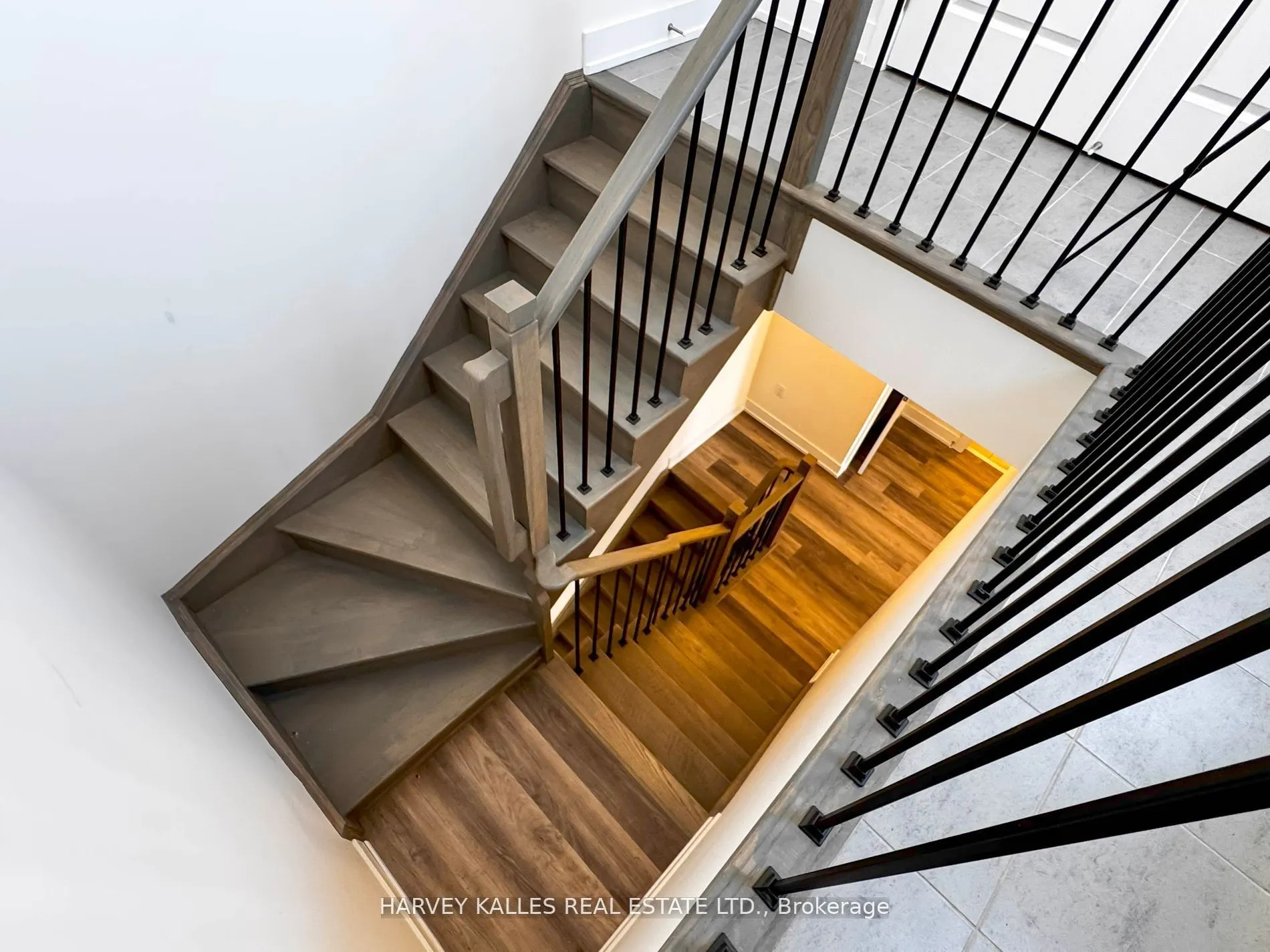 9 Phelps Lane, #270