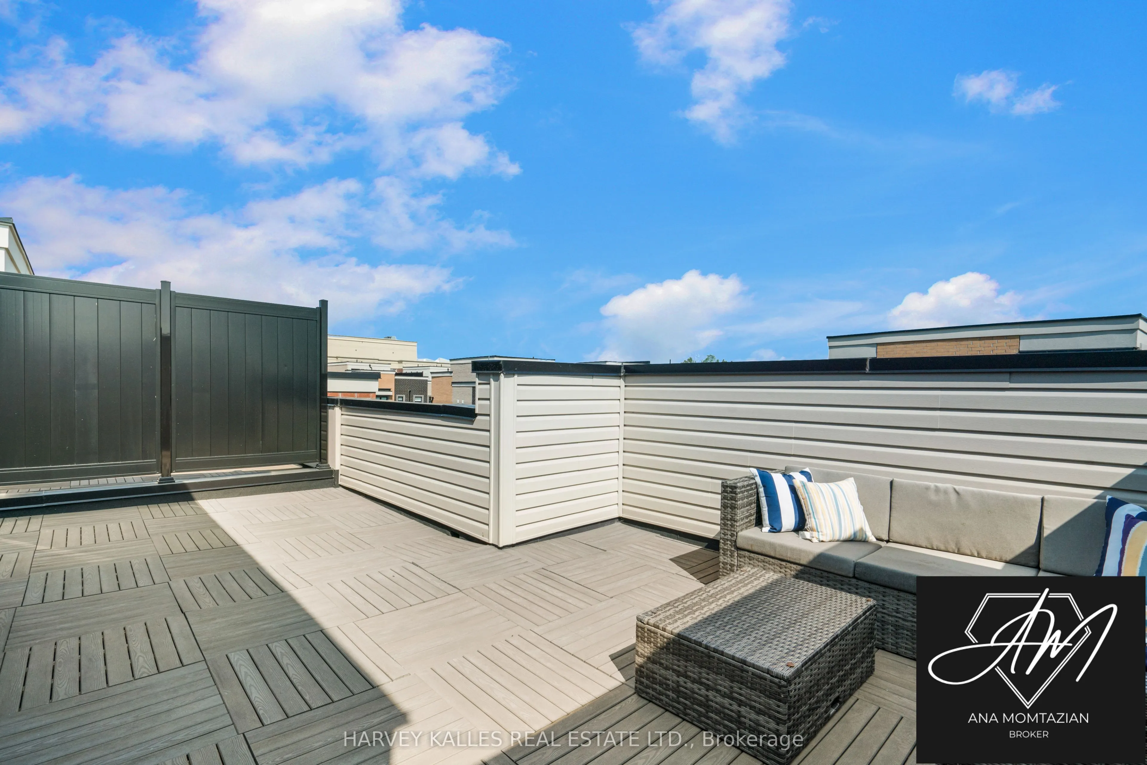 9 Phelps Lane, #270