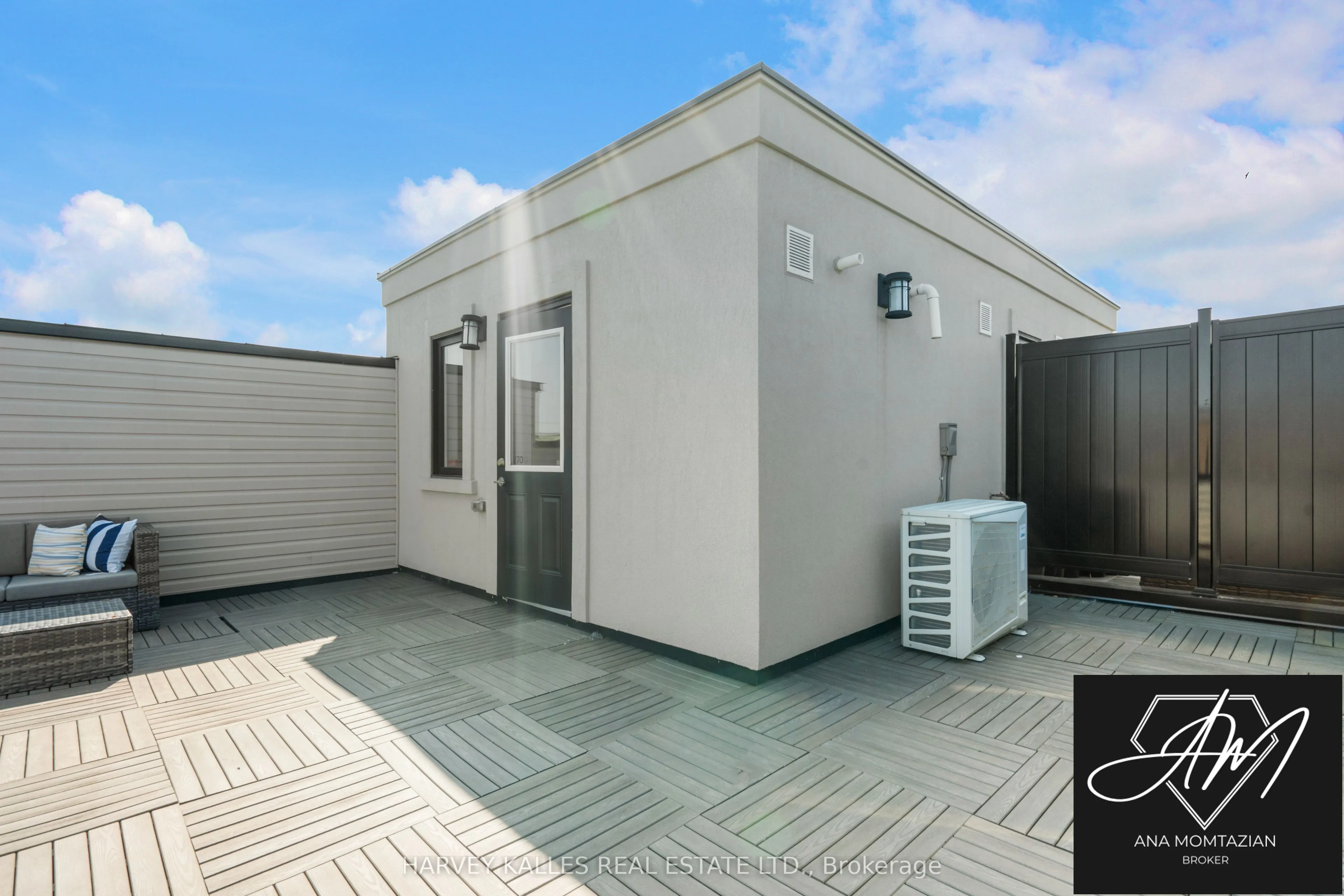 9 Phelps Lane, #270