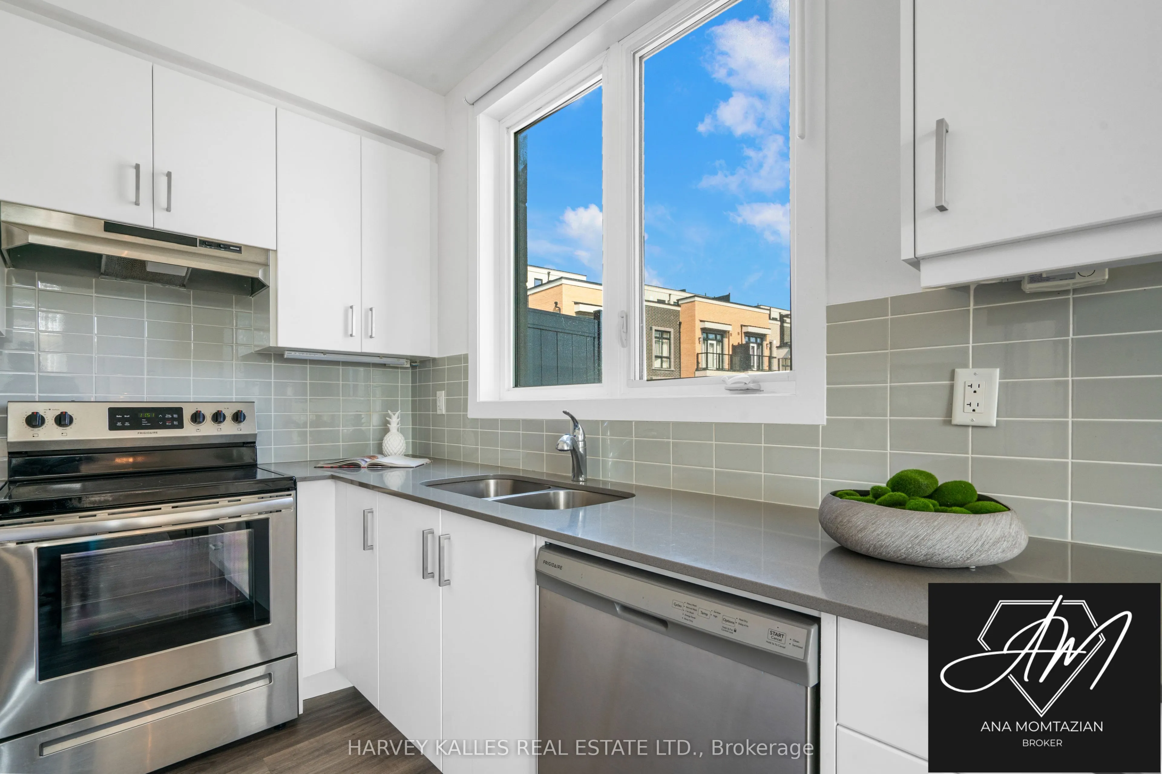 9 Phelps Lane, #270