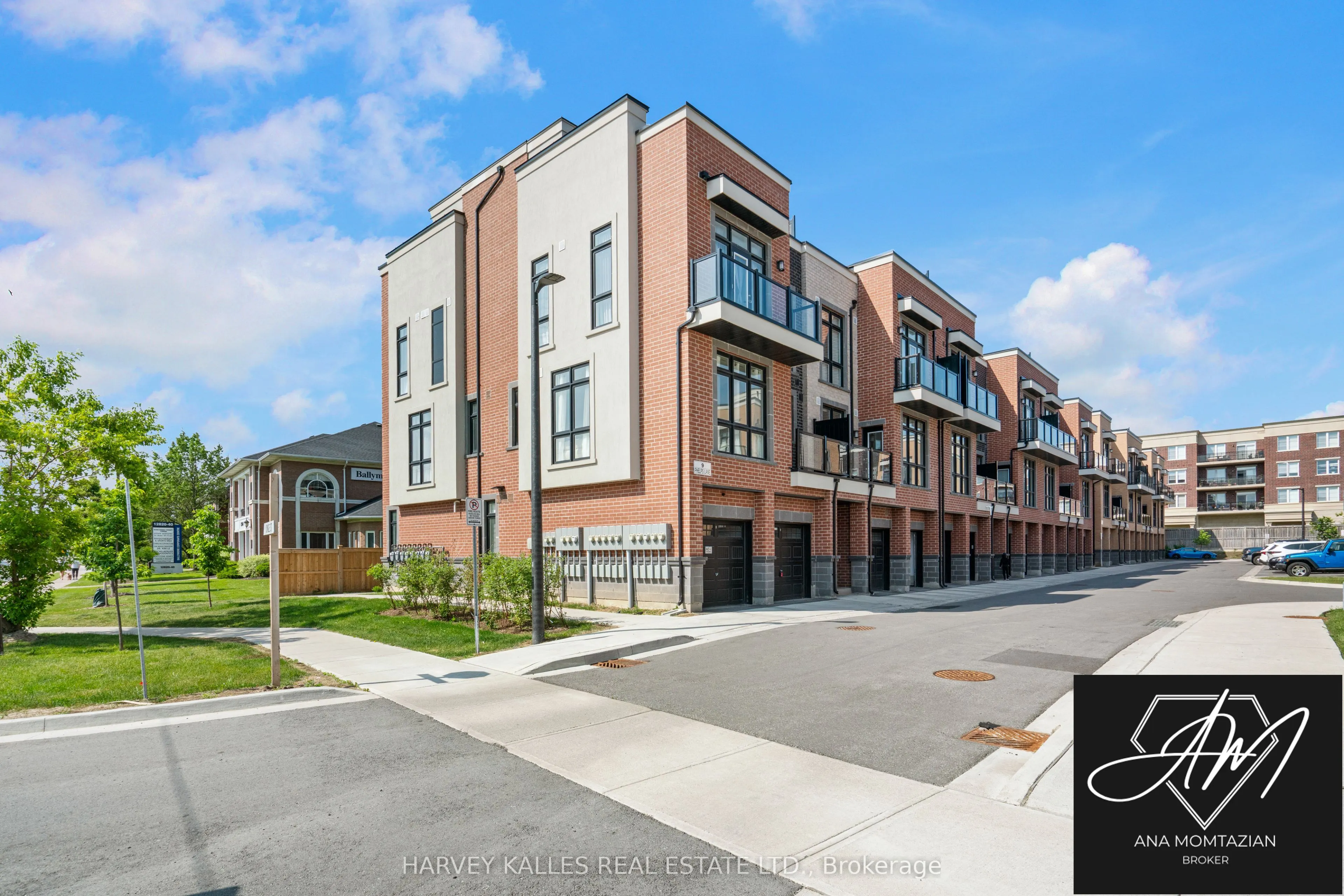 9 Phelps Lane, #270