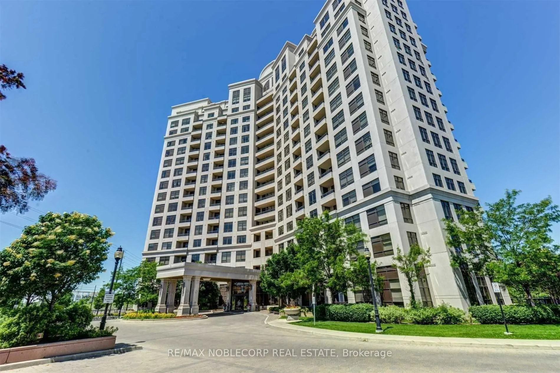 9225 Jane Street, #302
