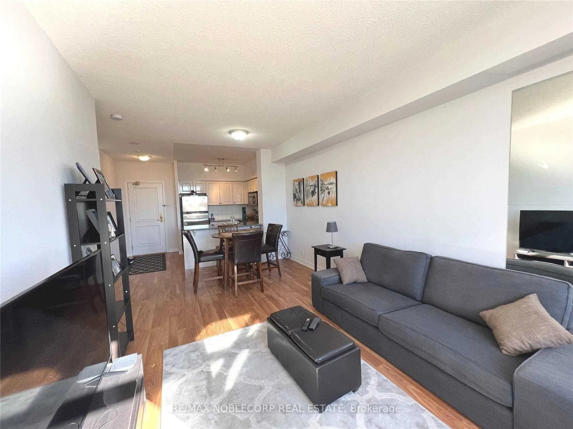 9225 Jane Street, #302