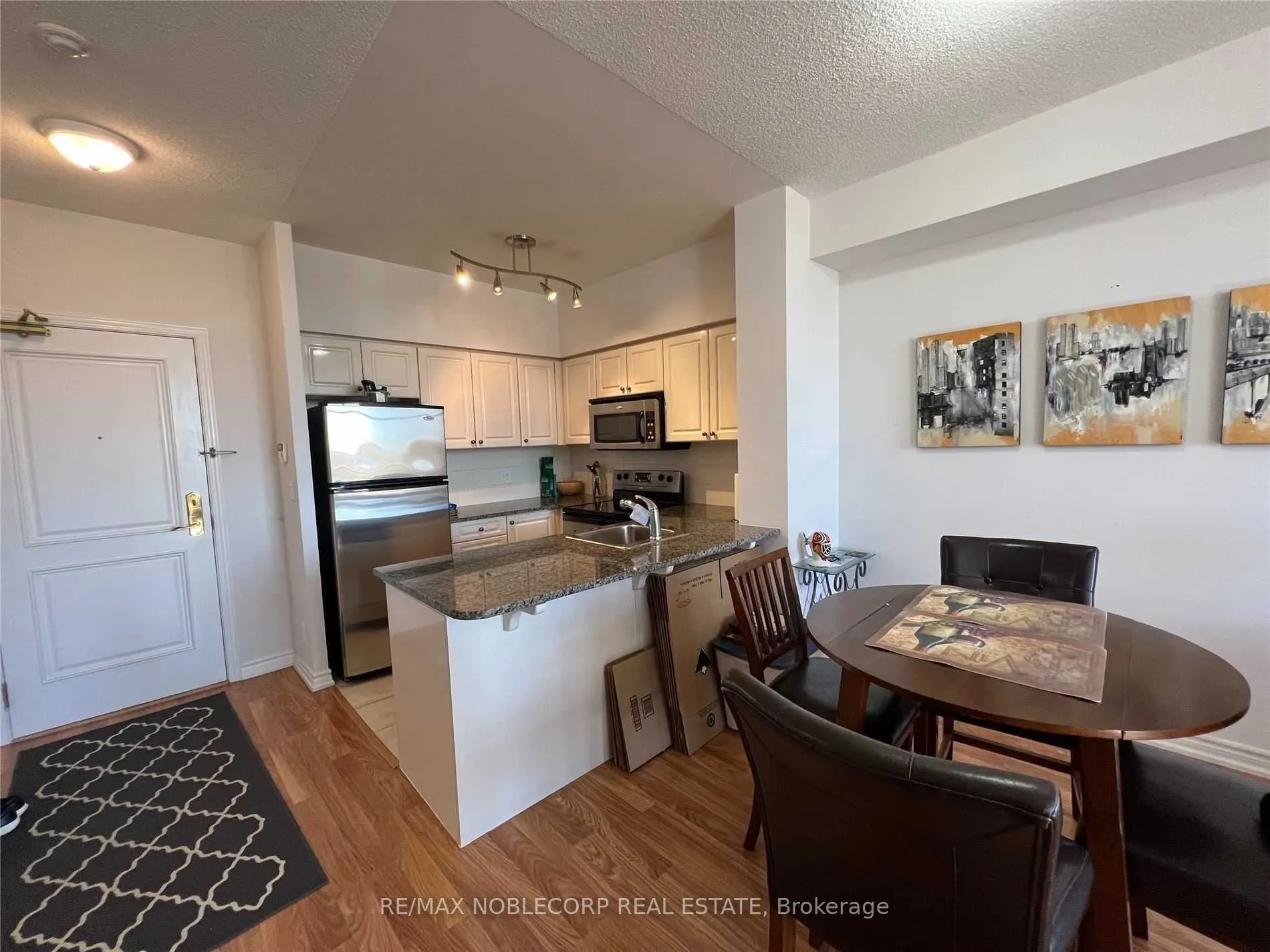 9225 Jane Street, #302