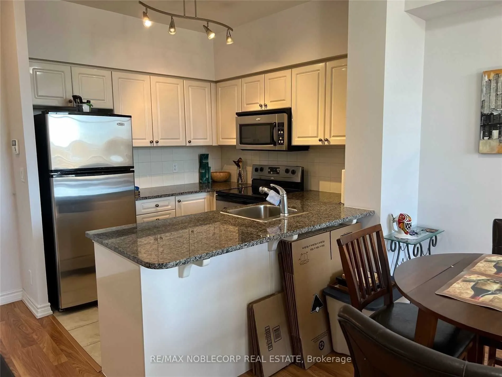9225 Jane Street, #302