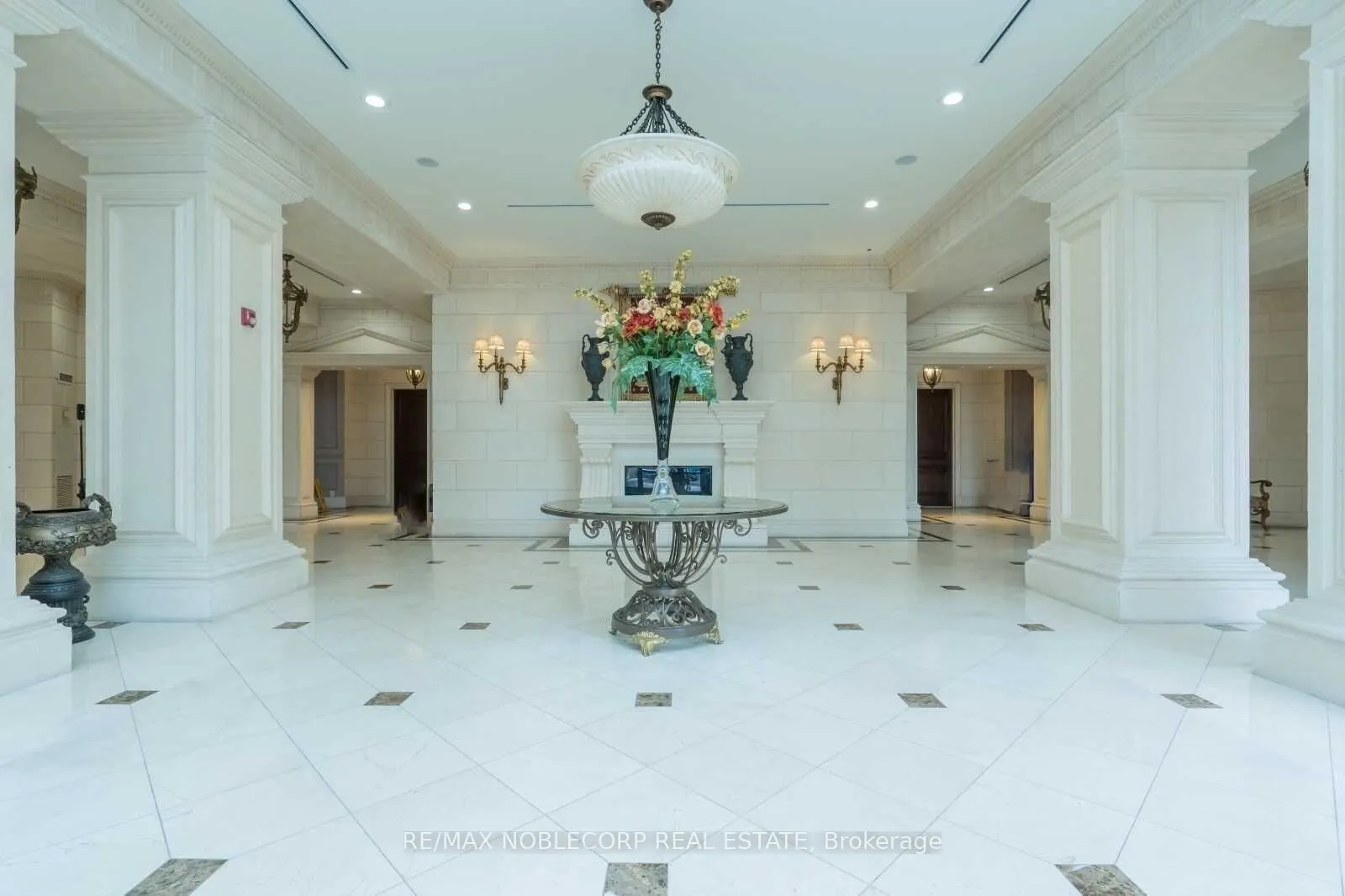 9225 Jane Street, #302
