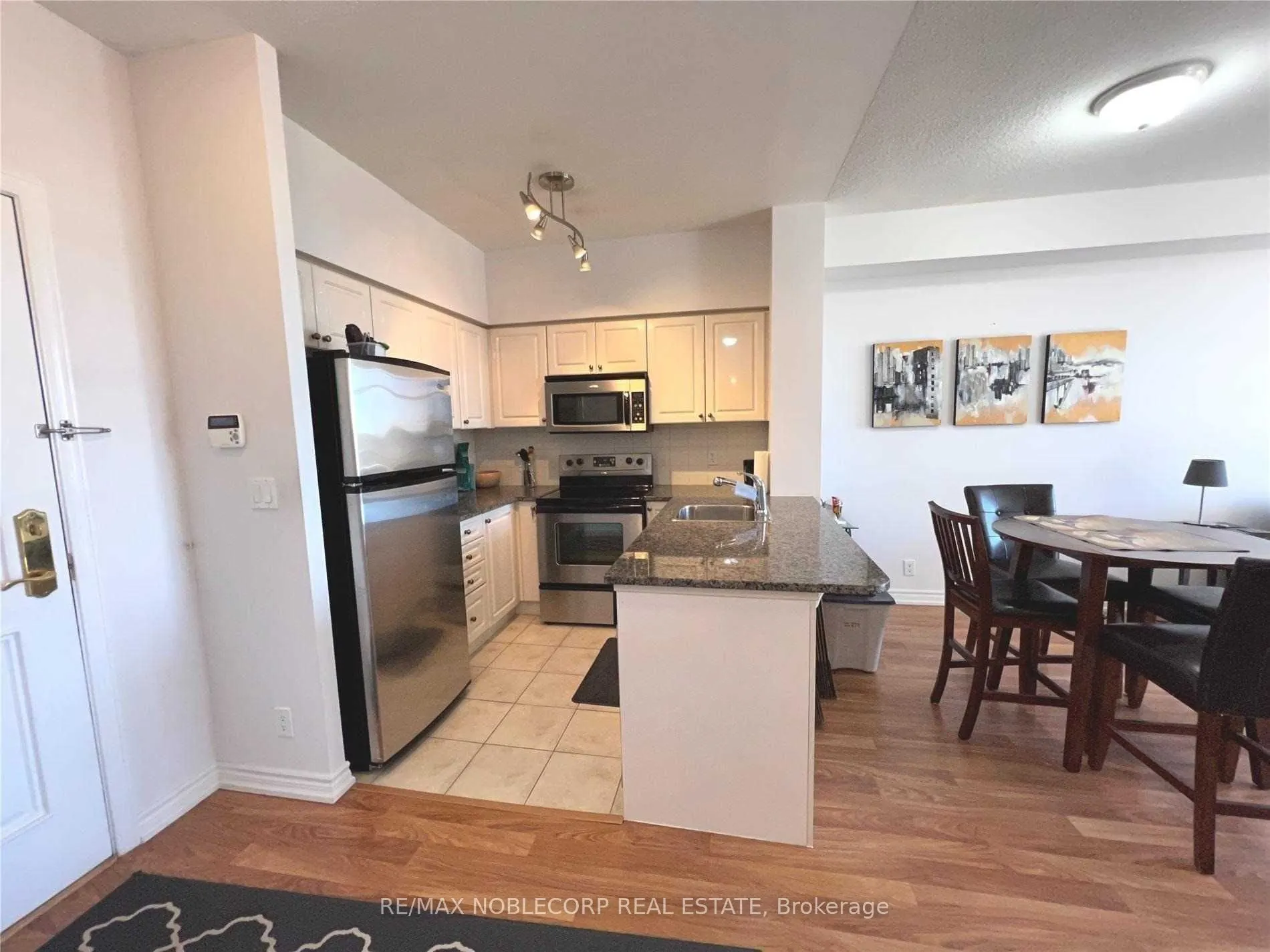 9225 Jane Street, #302