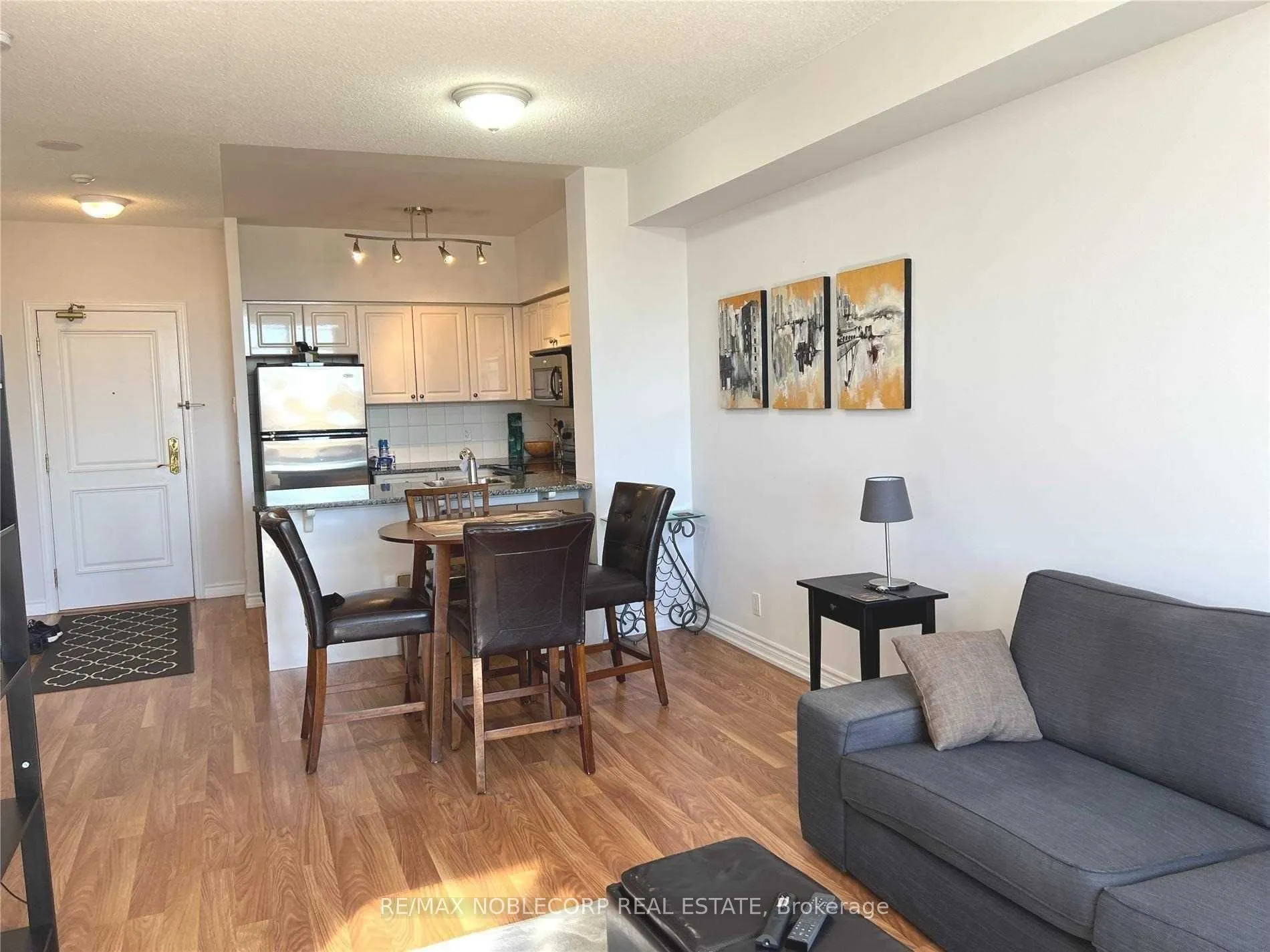 9225 Jane Street, #302