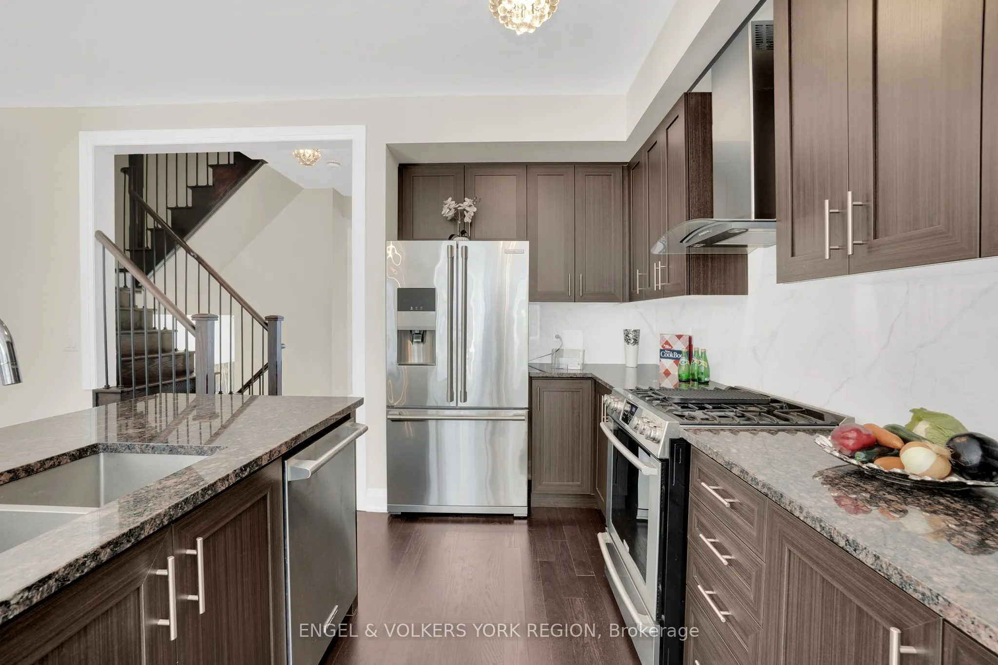 29 Nardini Ln