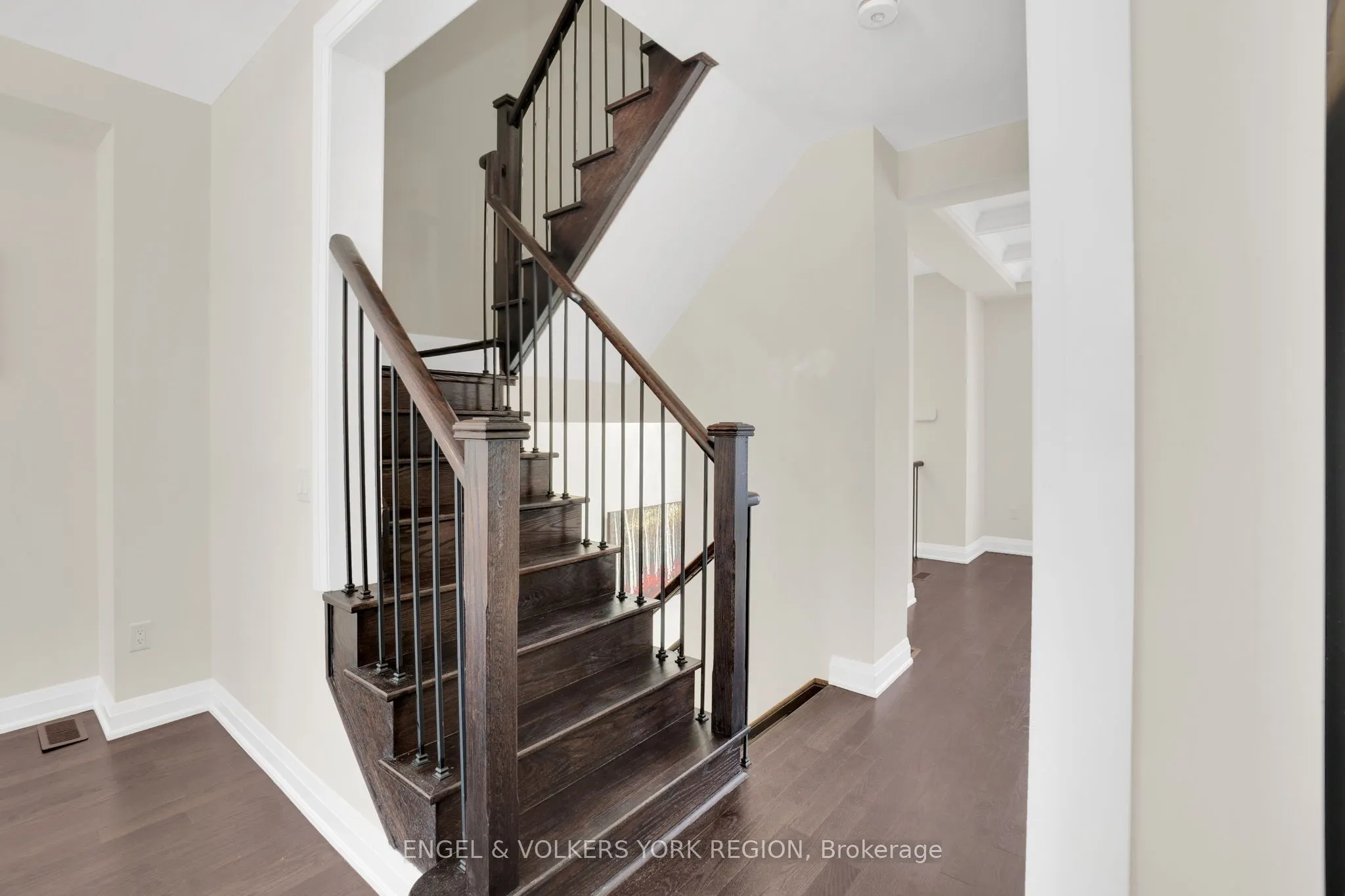 29 Nardini Ln