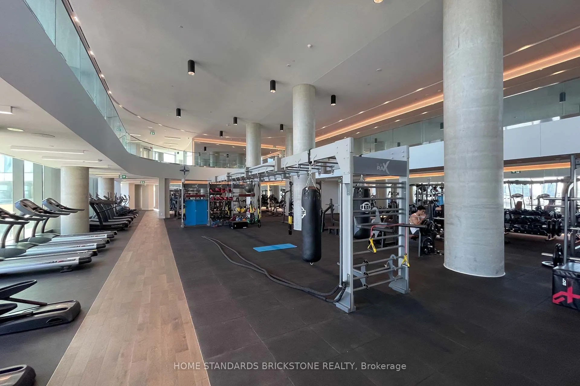1000 Portage Parkway, #2706