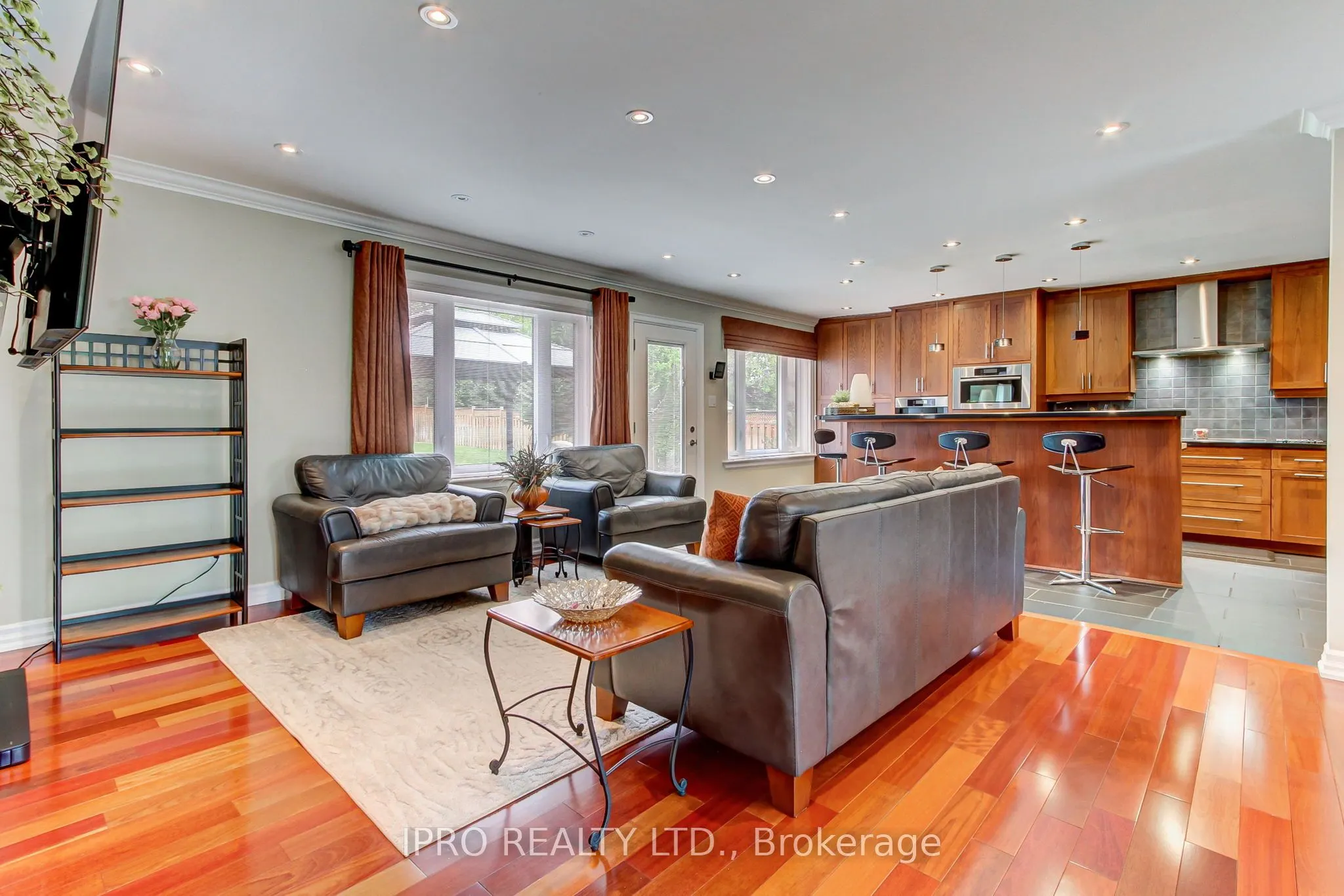 2706 Shering Crescent