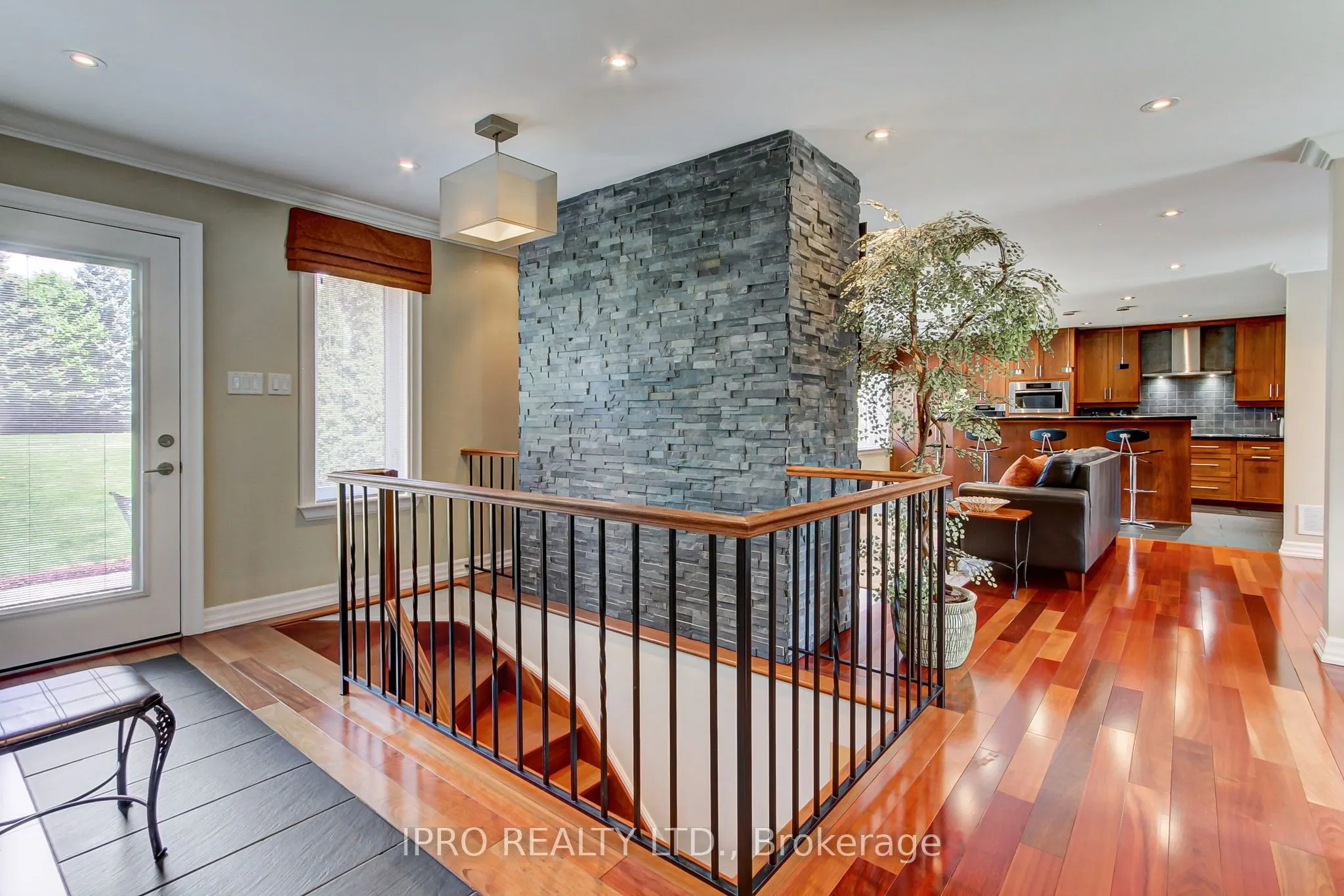 2706 Shering Crescent