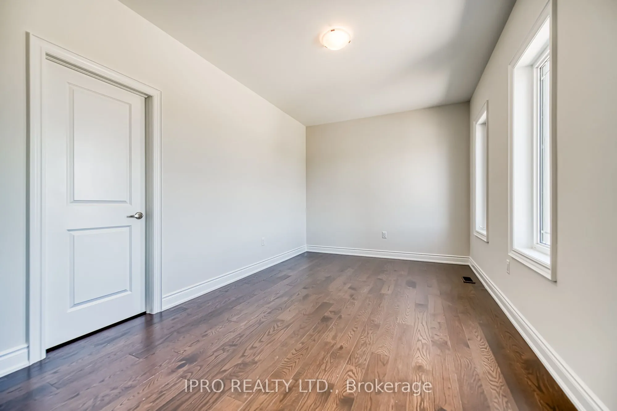 160 Winthrop Crescent