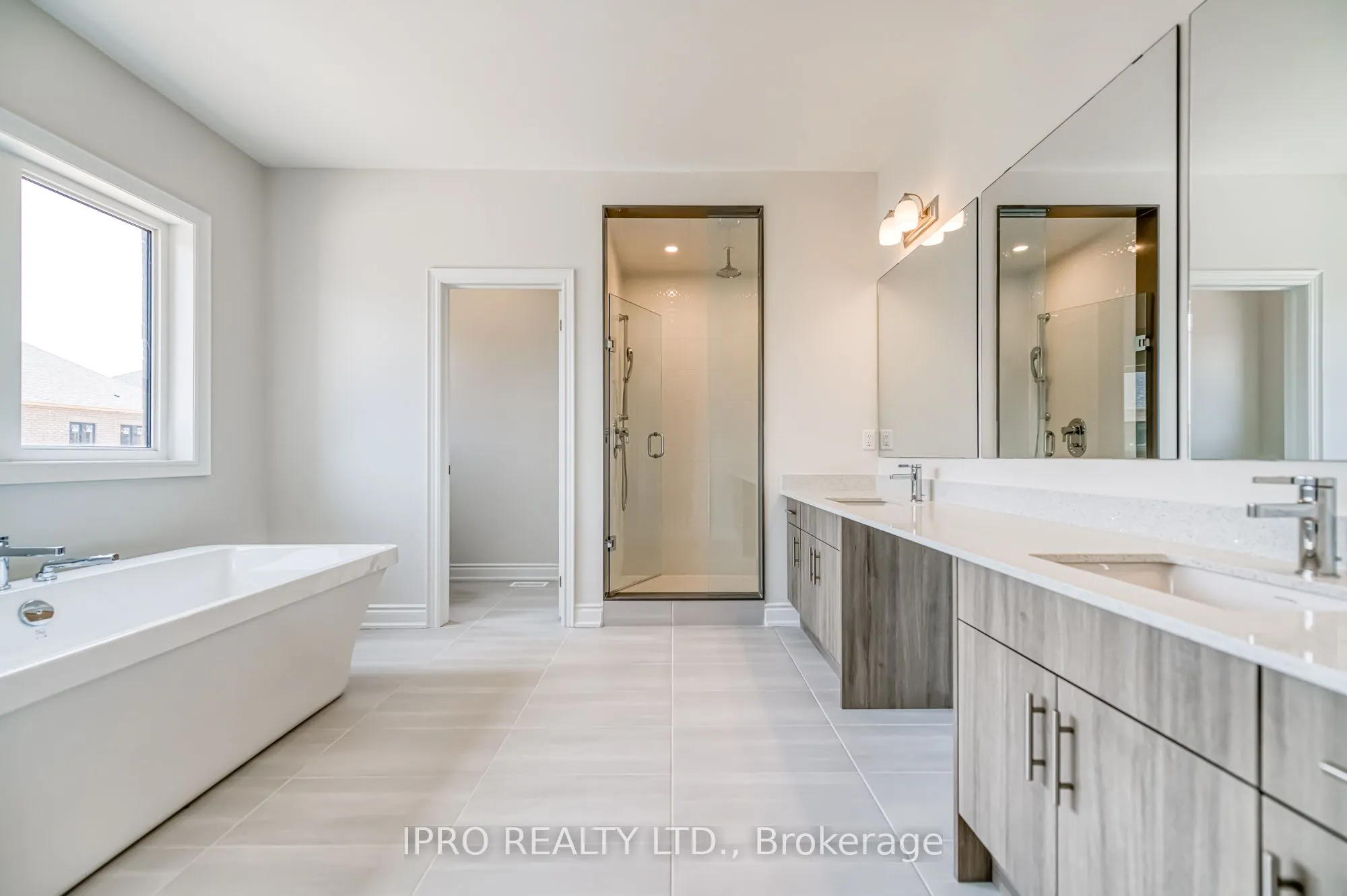 160 Winthrop Crescent